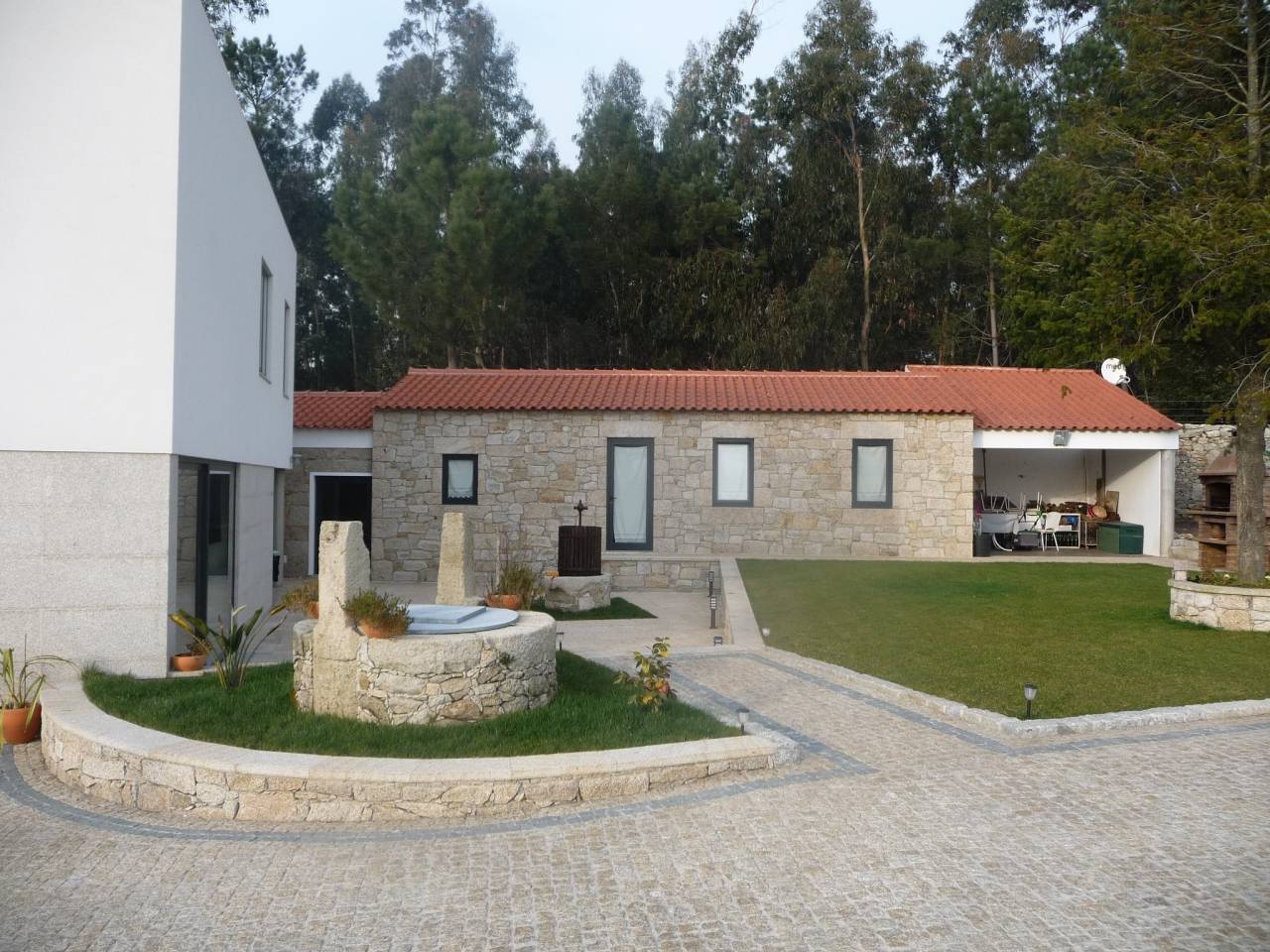 Casa da Dona Laura logo