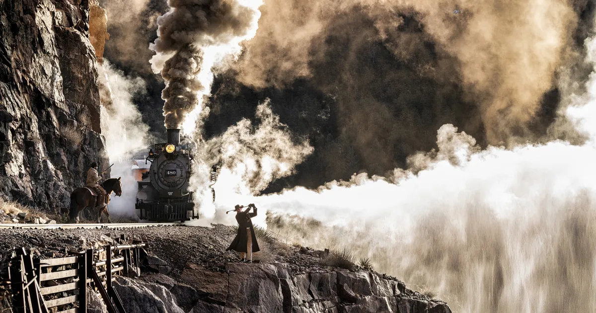 Carousel Fine Art logo