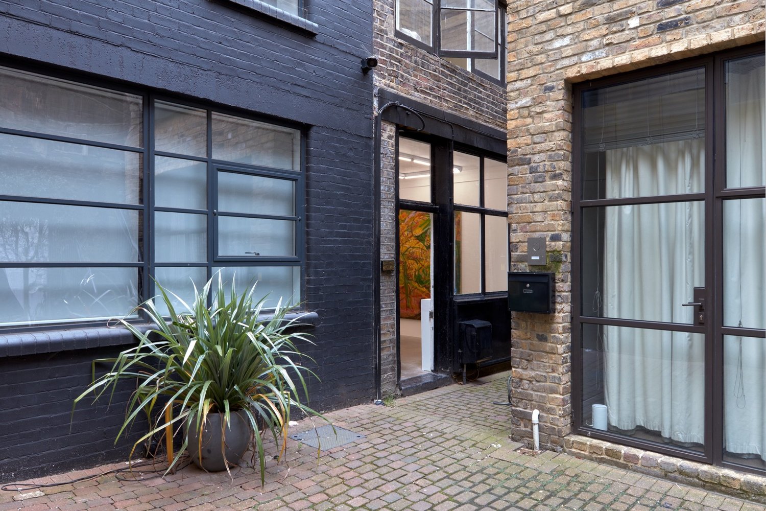 Vardaxoglou Gallery logo