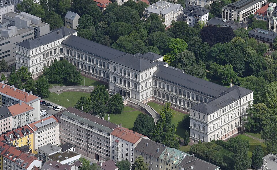 Akademie der Bildenden Künste München logo