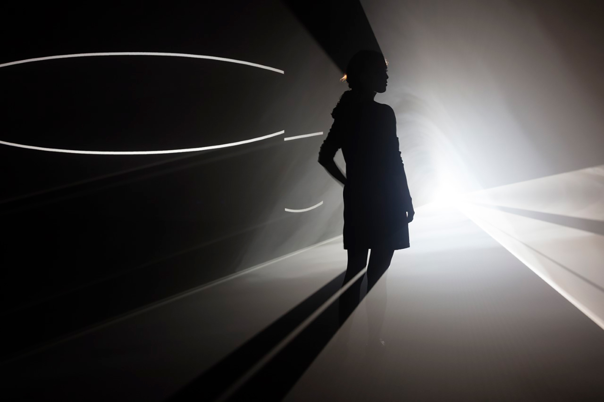 Anthony McCall. Split Second