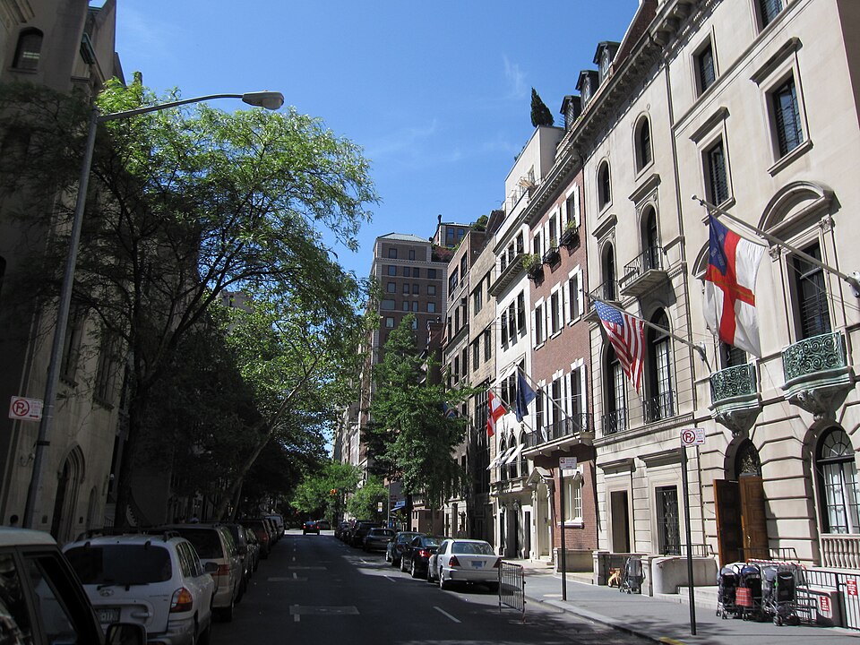 C L E A R I N G | Upper East Side logo