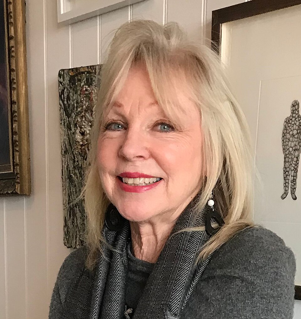 Caroline Wiseman logo