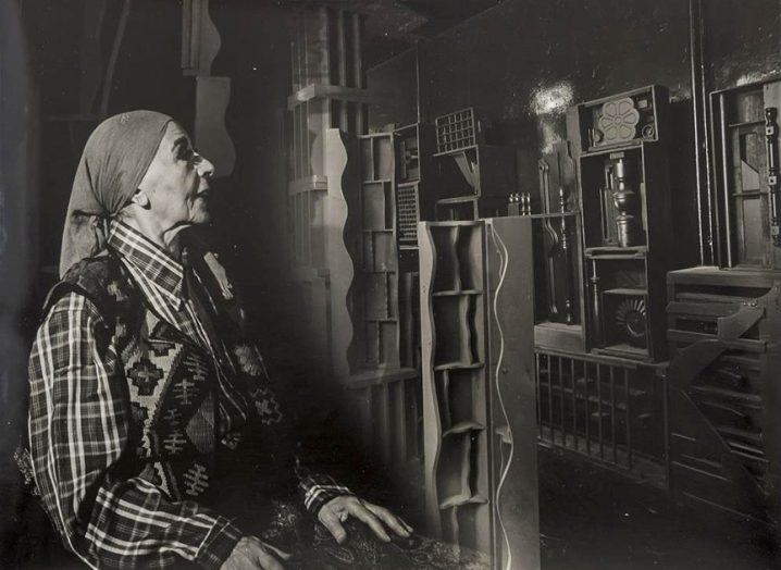 Black and White: Louise Nevelson/Pedro Guerrero