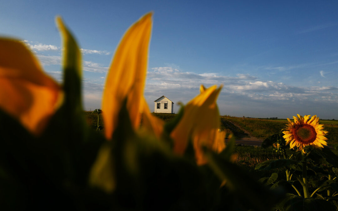 Alex Webb and Rebecca Norris Webb: The Great Open, Photographs from North Dakota