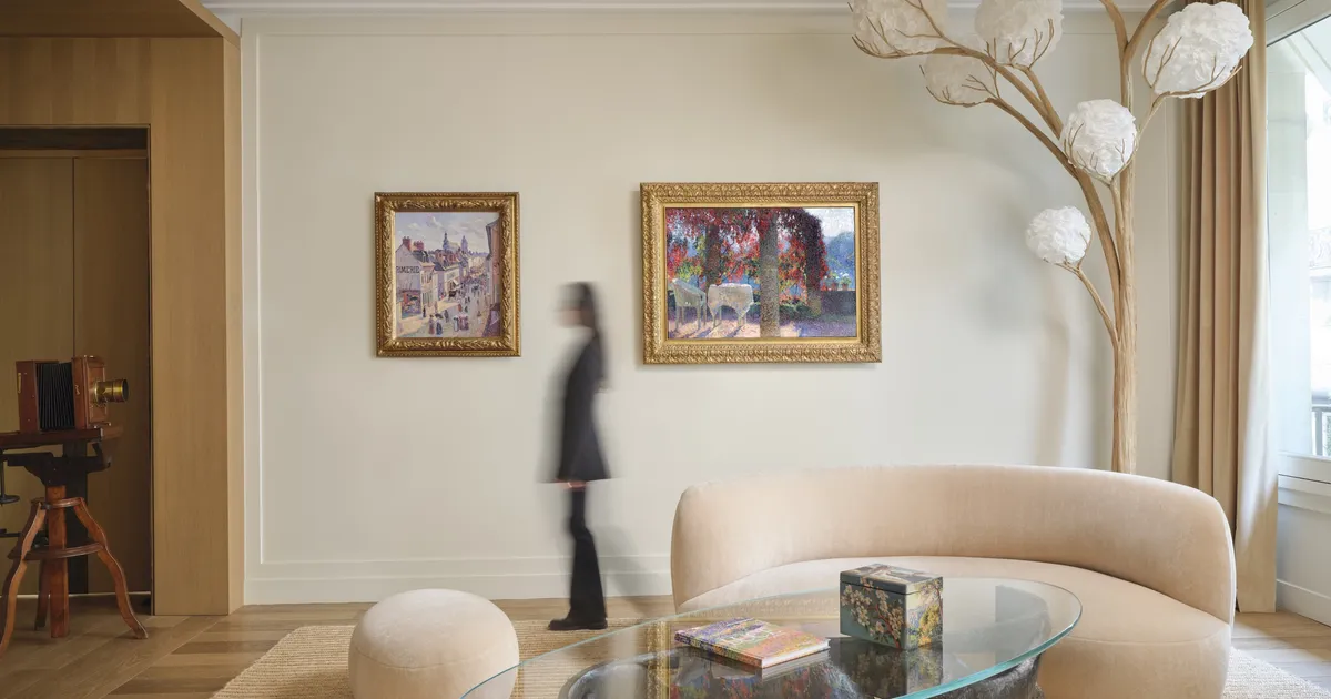 HELENE BAILLY MARCILHAC logo