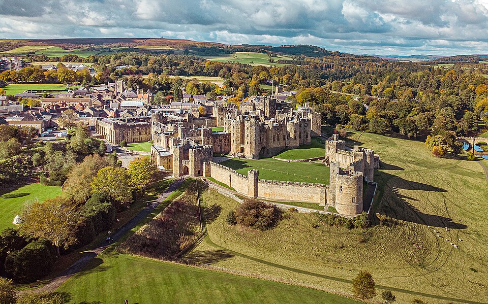 Alnwick Castle logo