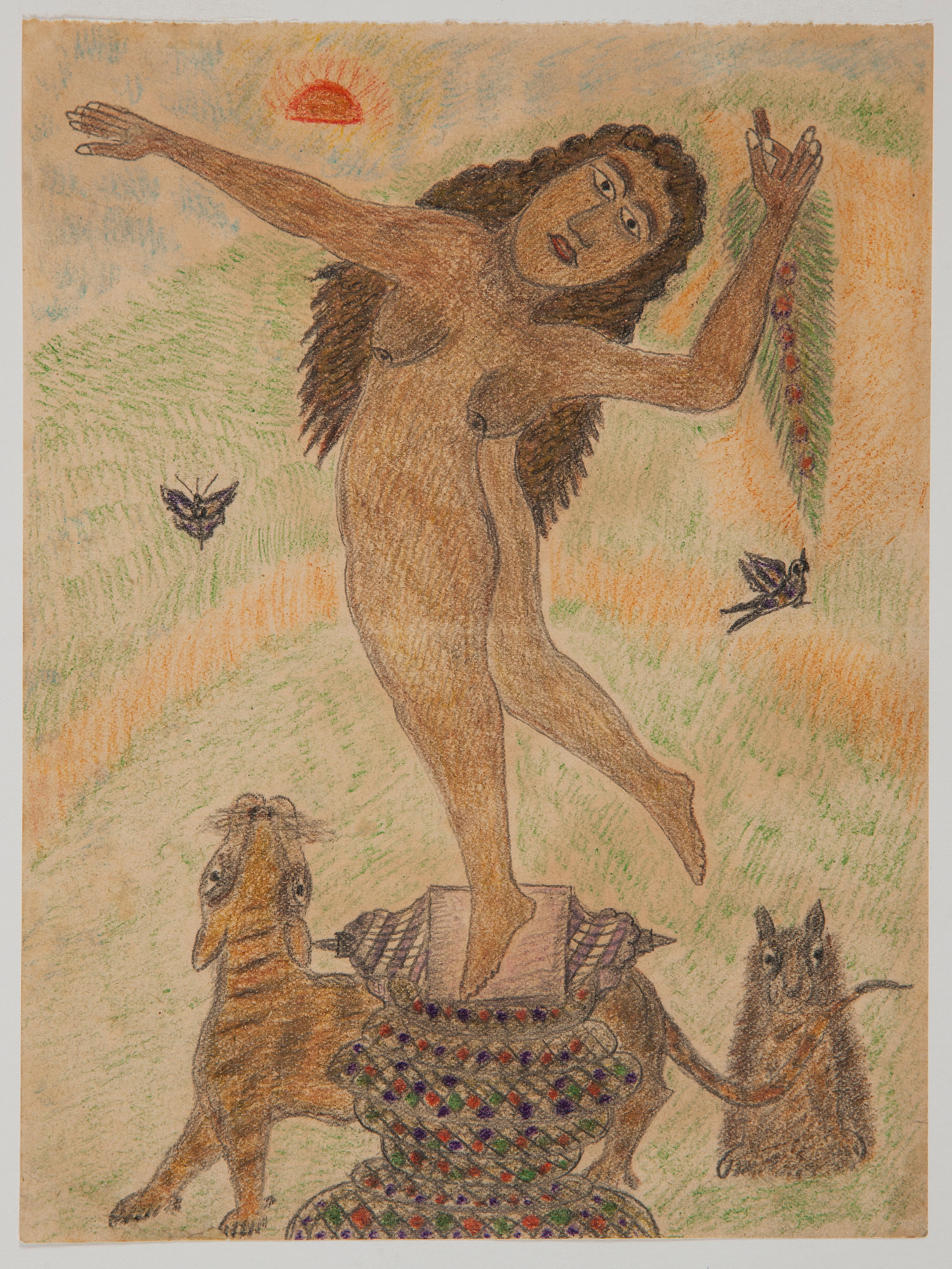 Mulher sobre pedestal e animais