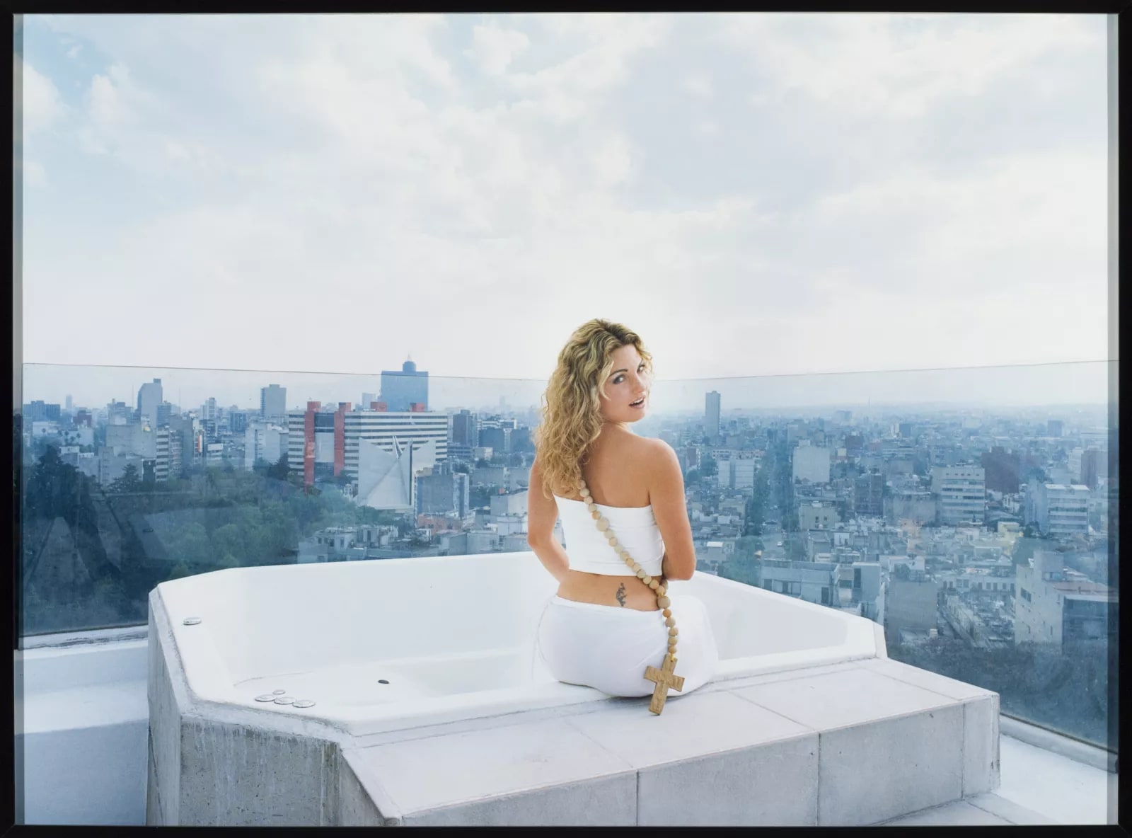 Untitled (Ricas y famosas) (rooftop)