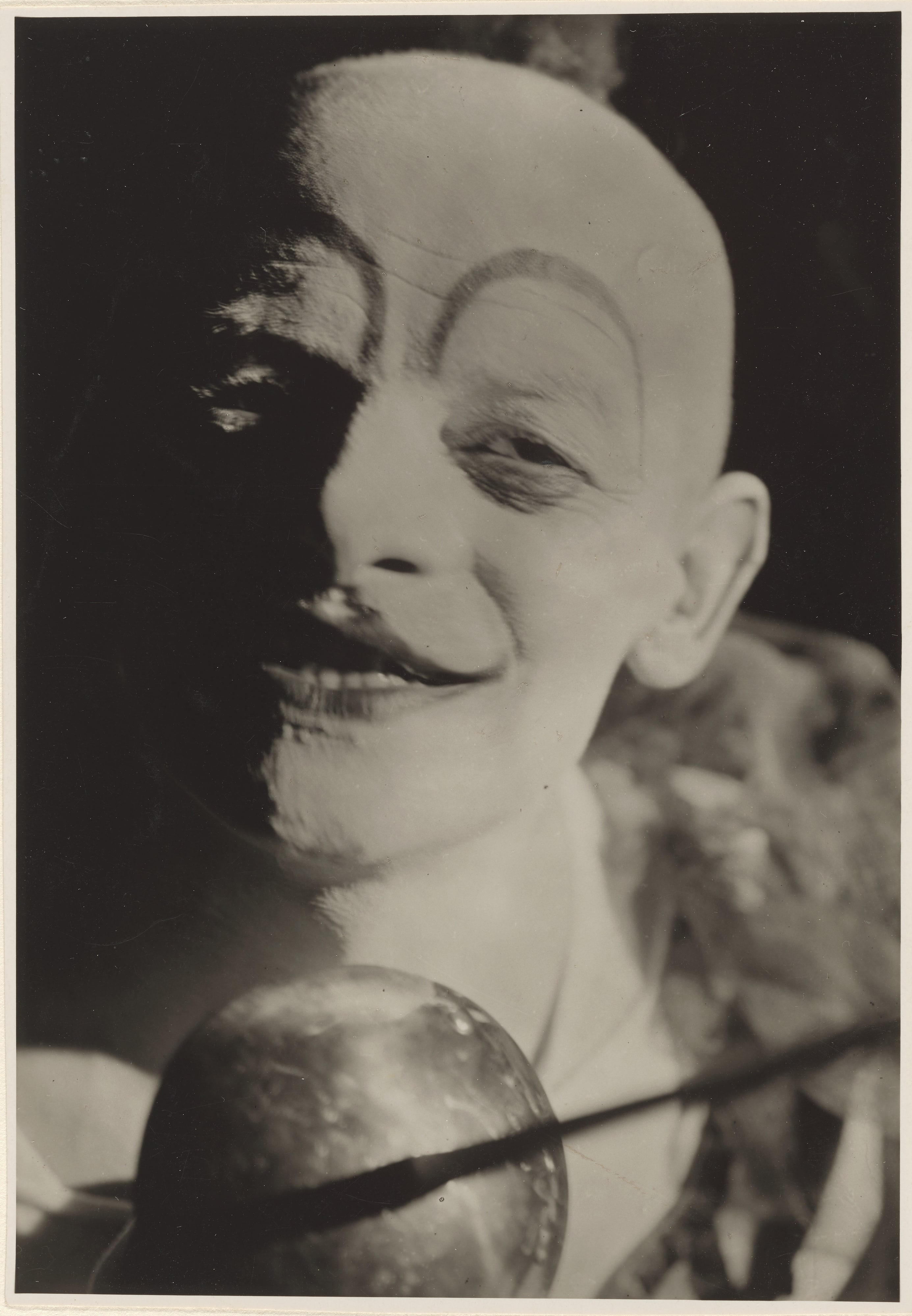 [Oskar Schlemmer as a Musical Clown].