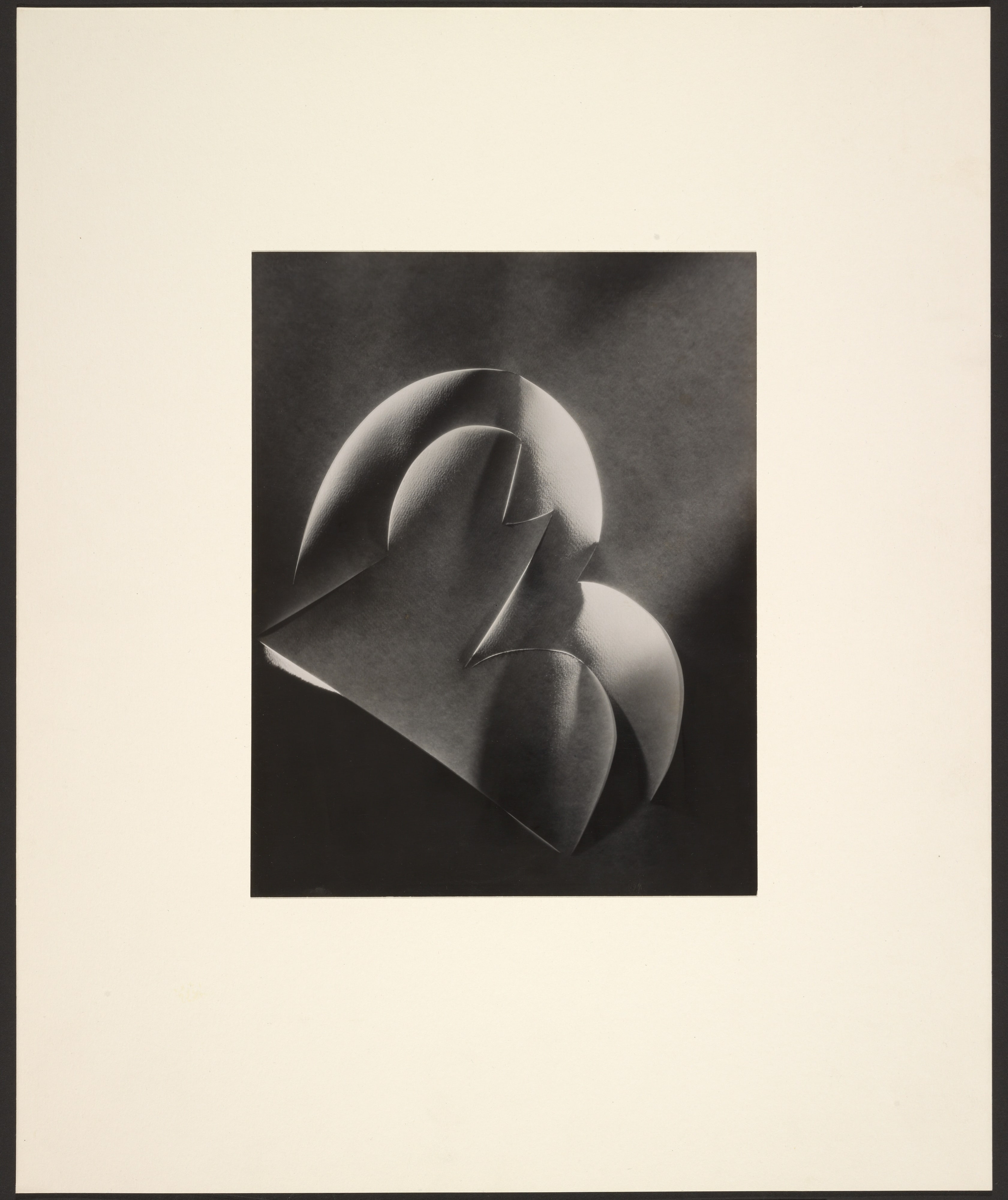 [Cut-paper Abstraction]