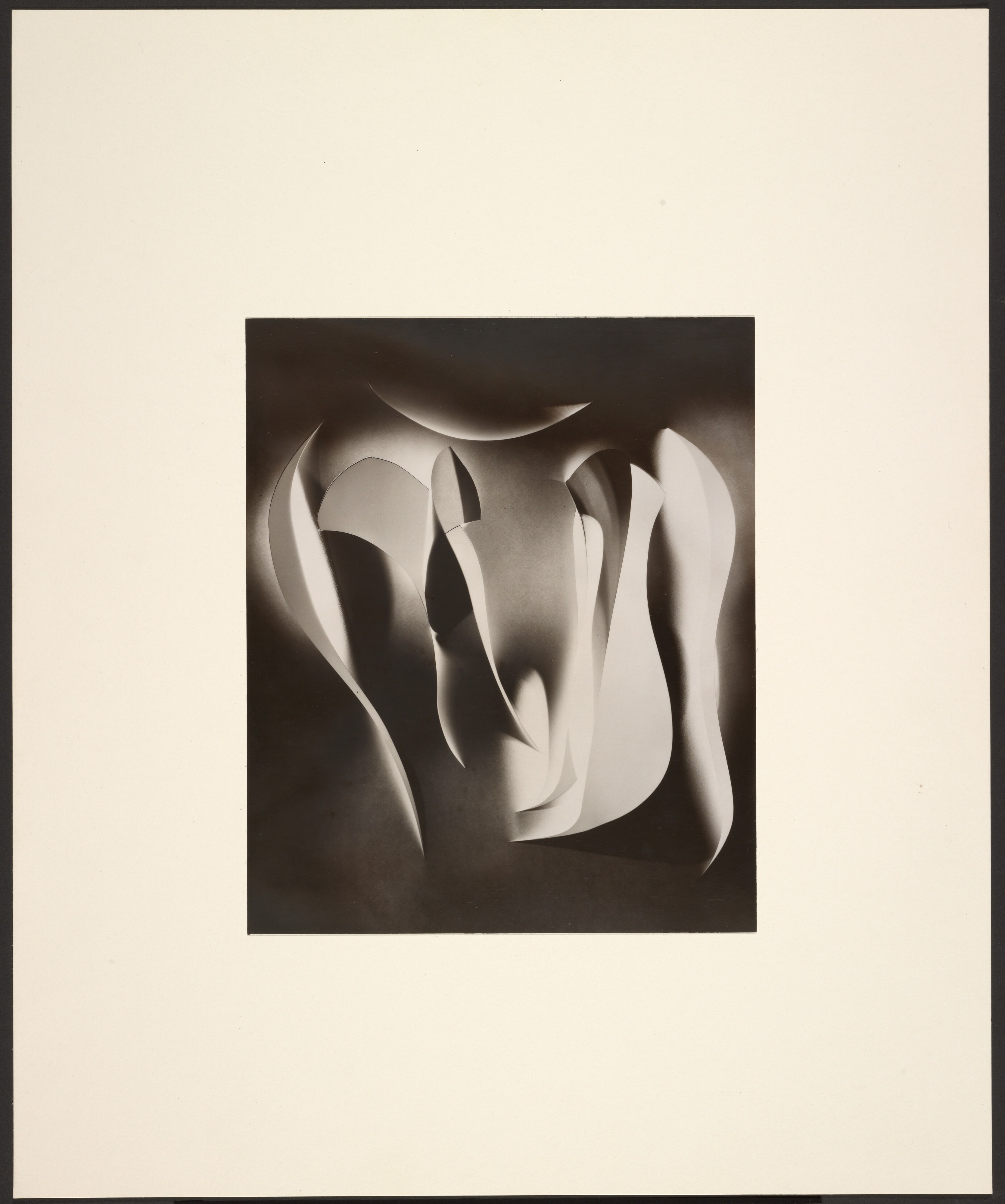 [Cut-paper Abstraction]