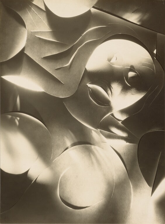 [Cut-paper Abstraction]
