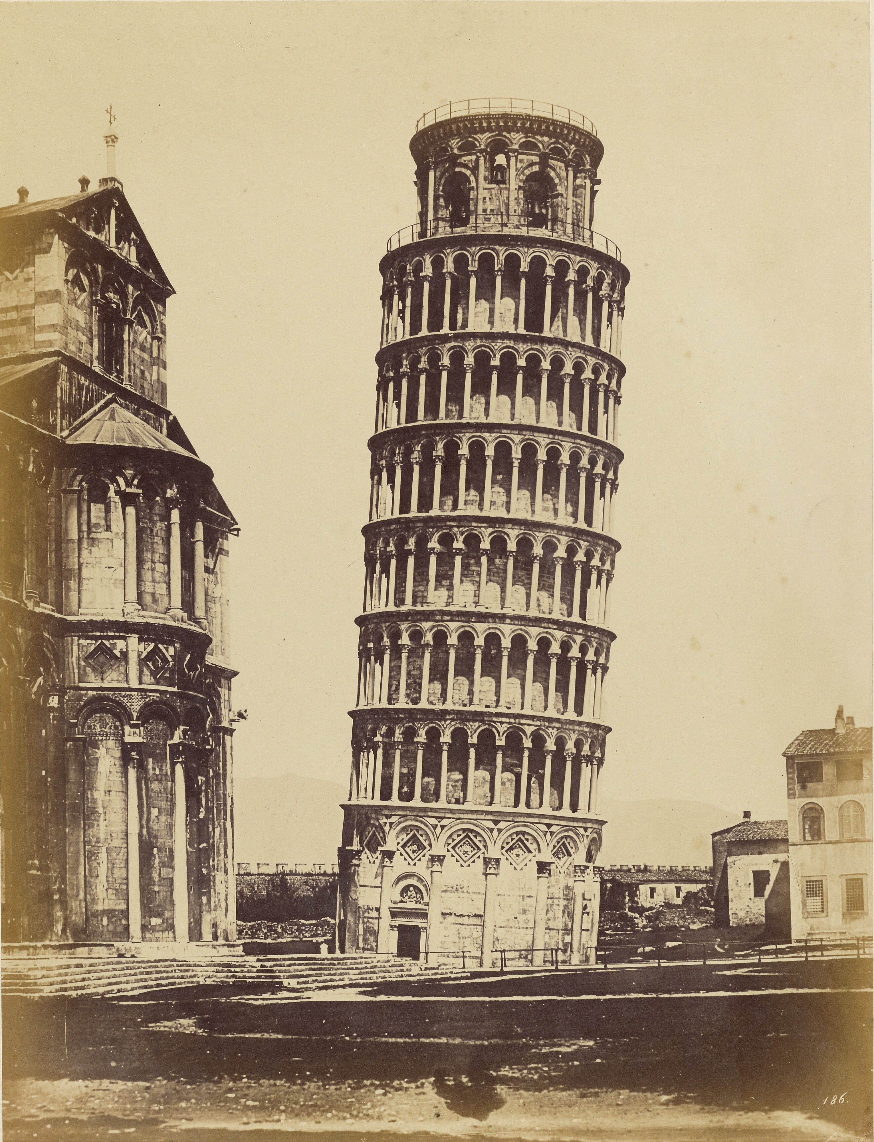 [Leaning Tower of Pisa]