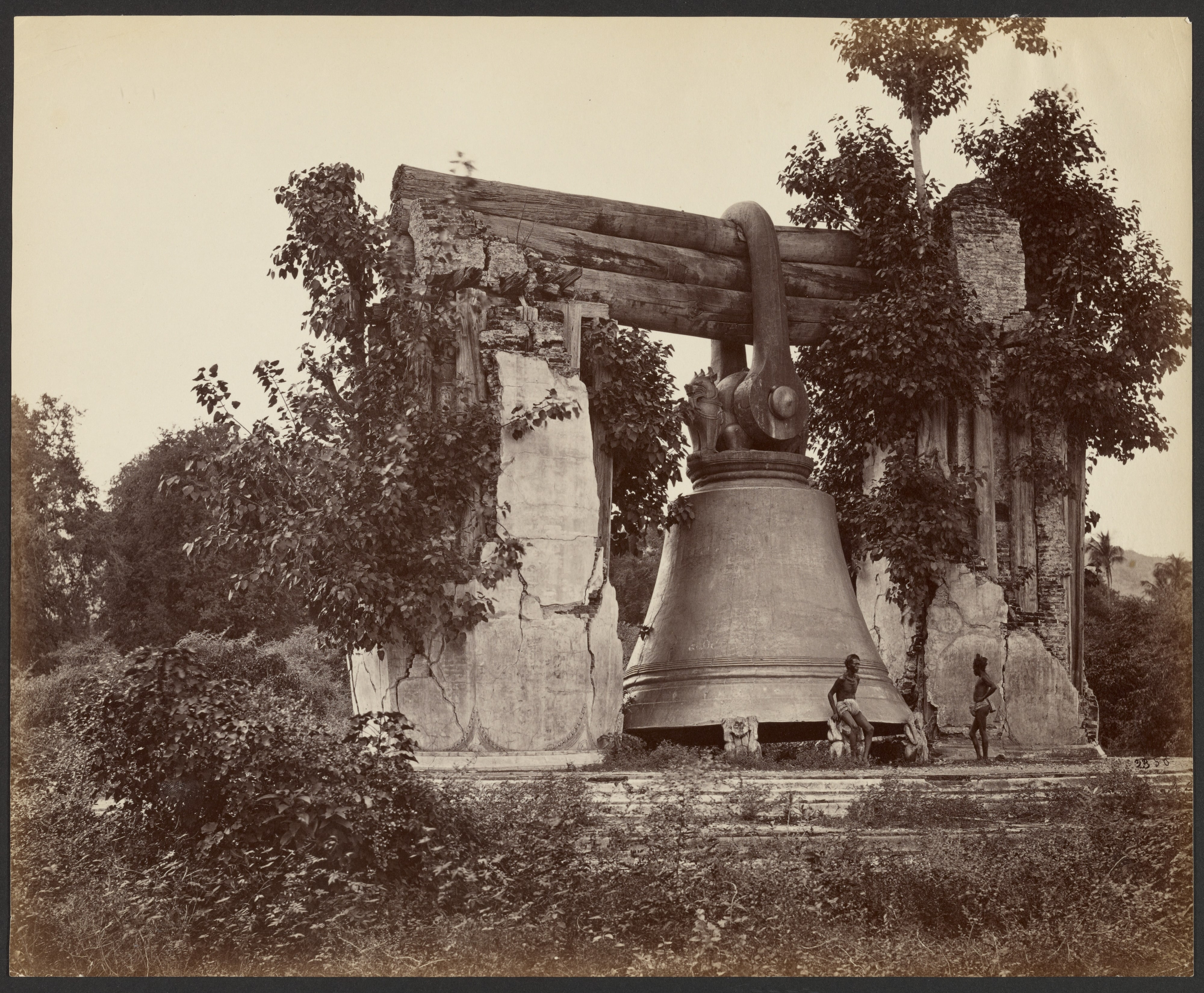 [The Great Bell at Mingun]