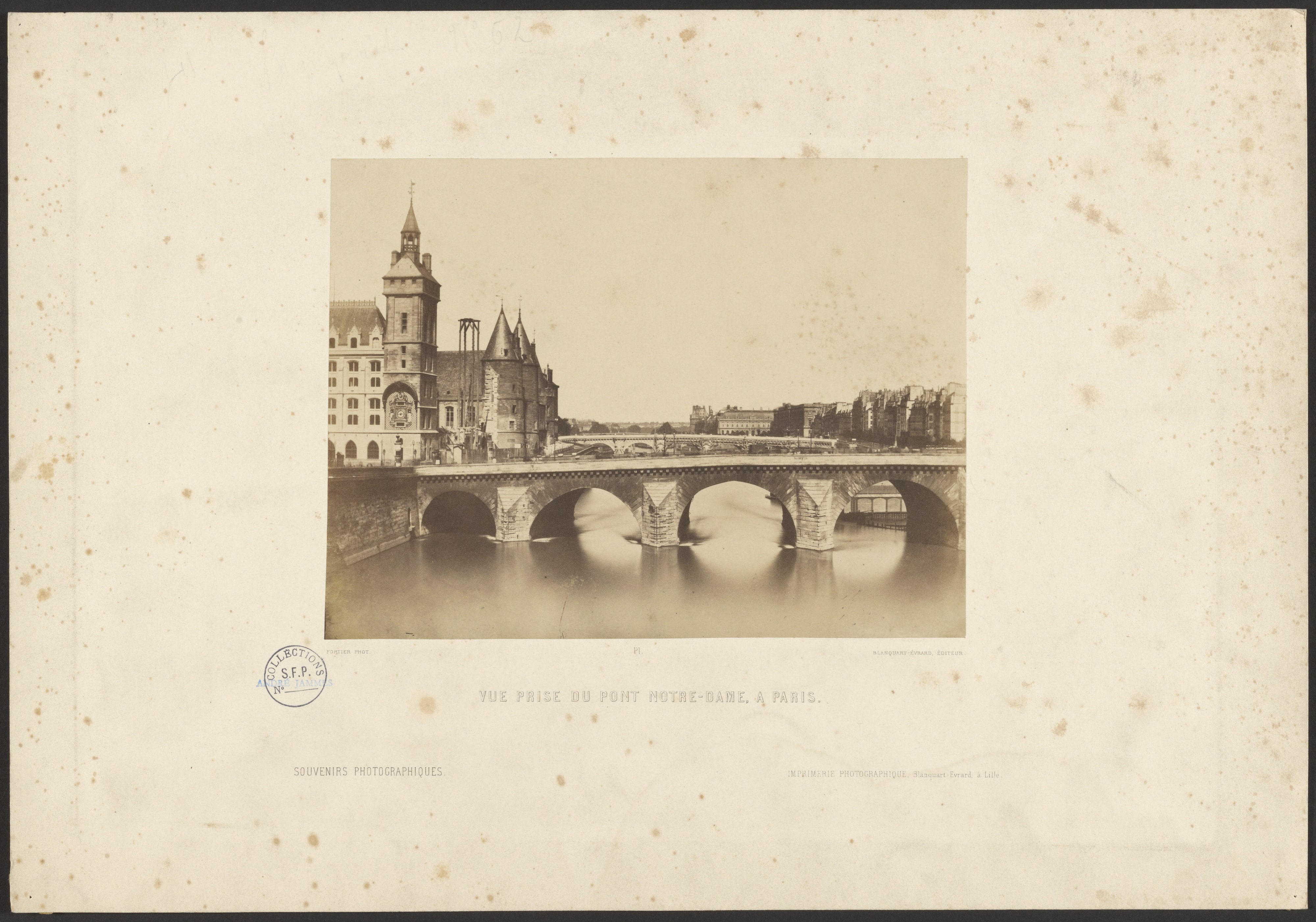 Vue prise du pont Notre-Dame, à Paris