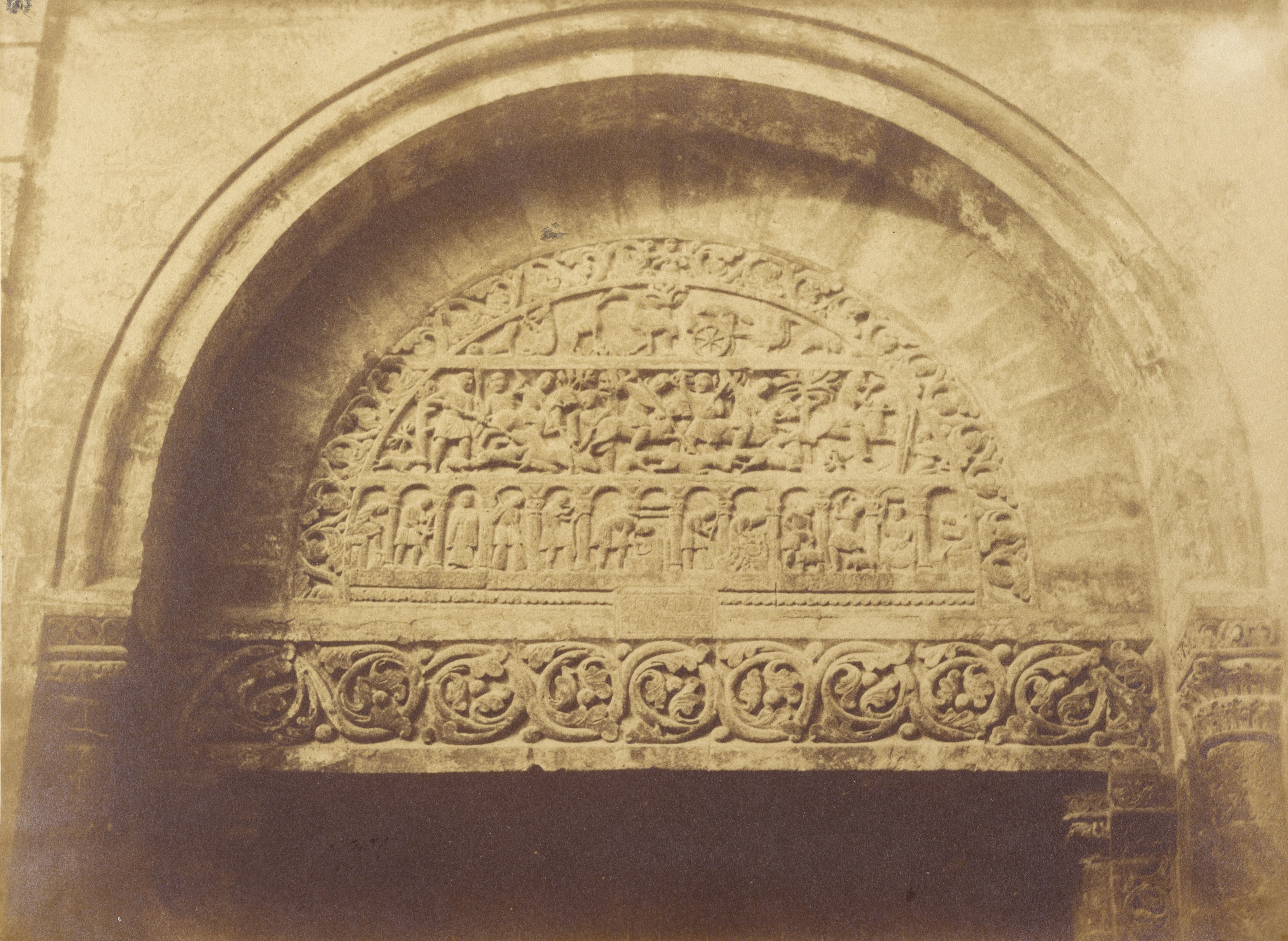Bourges. Porte de l'Eglise de St Urbin