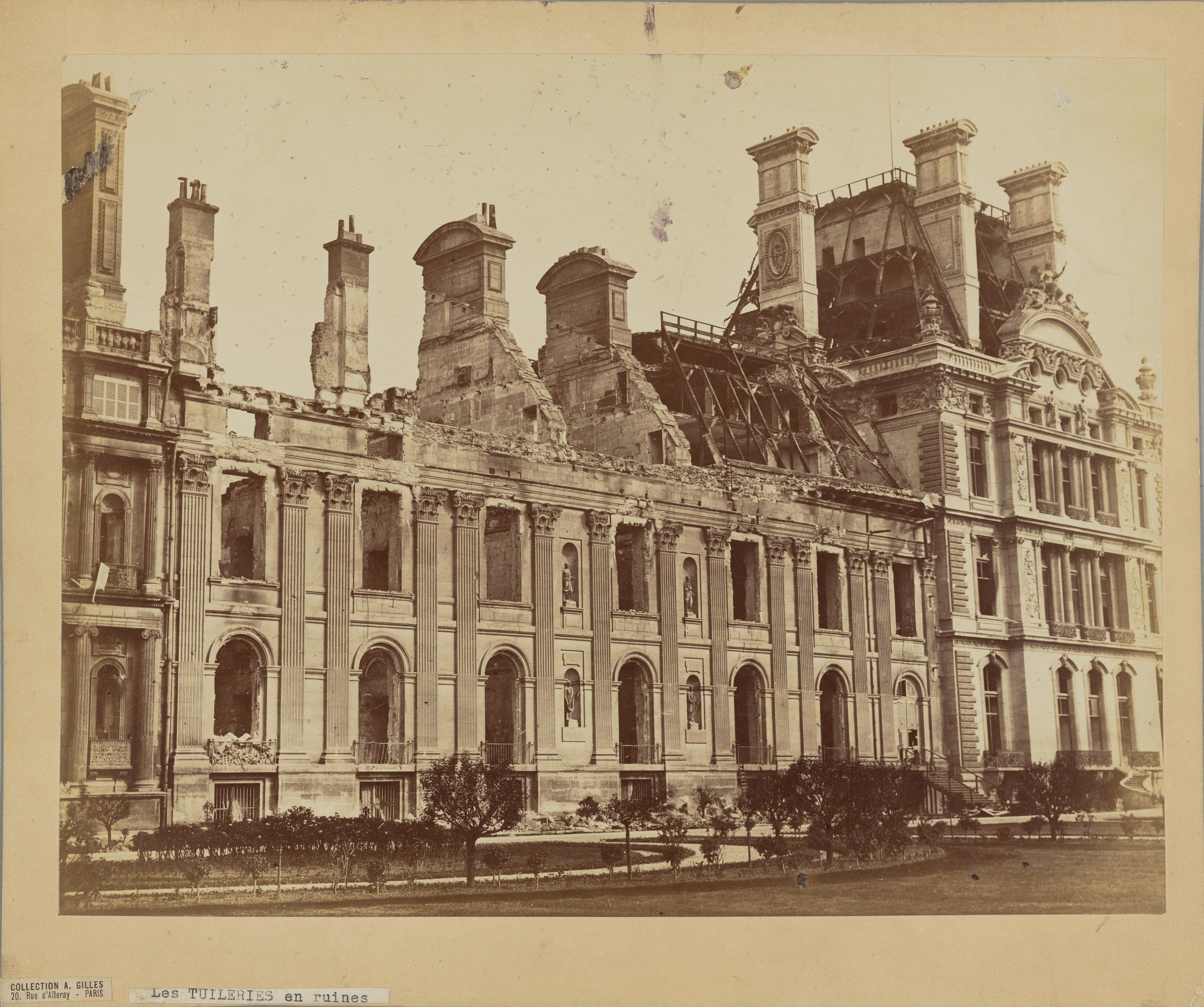 Les Tuileries en ruines