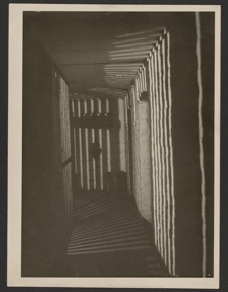 Kellergang (Basement Hallway)
