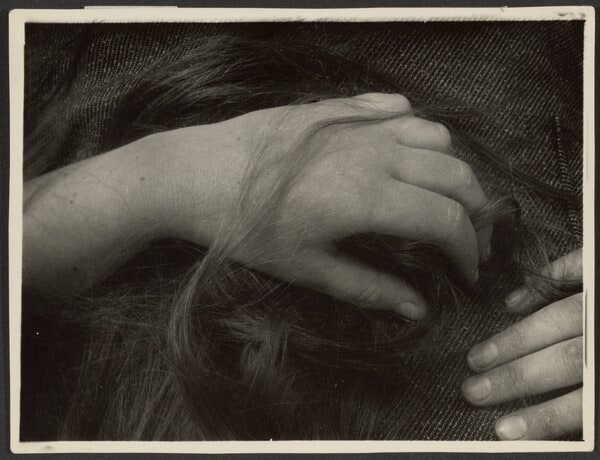 [Study of Hands and Hair on Tweed] Hande nut Haar