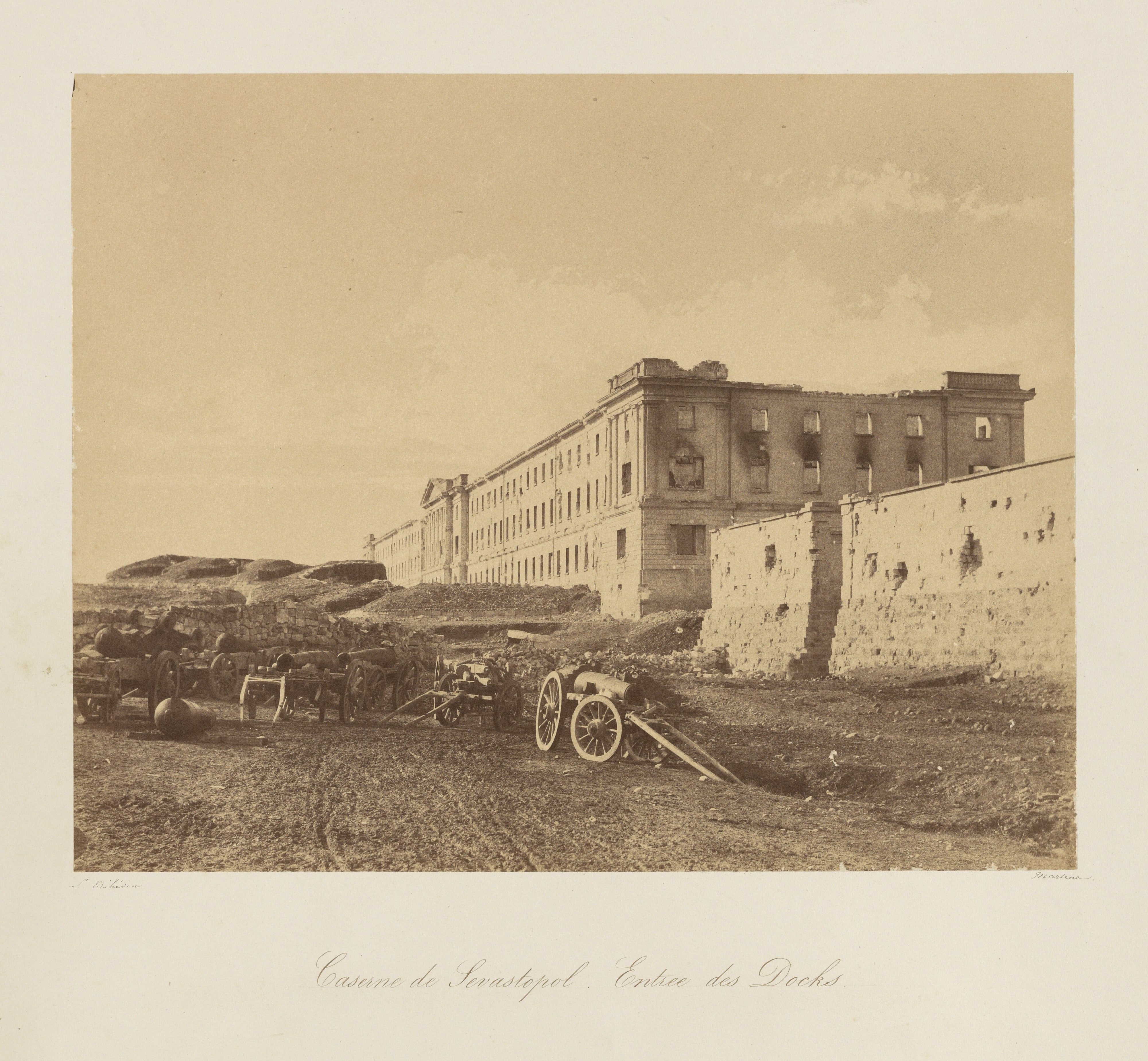 Barracks of Sebastopol. Entry to the Docks. (Caserne de Sevastopol. Entree des Docks).