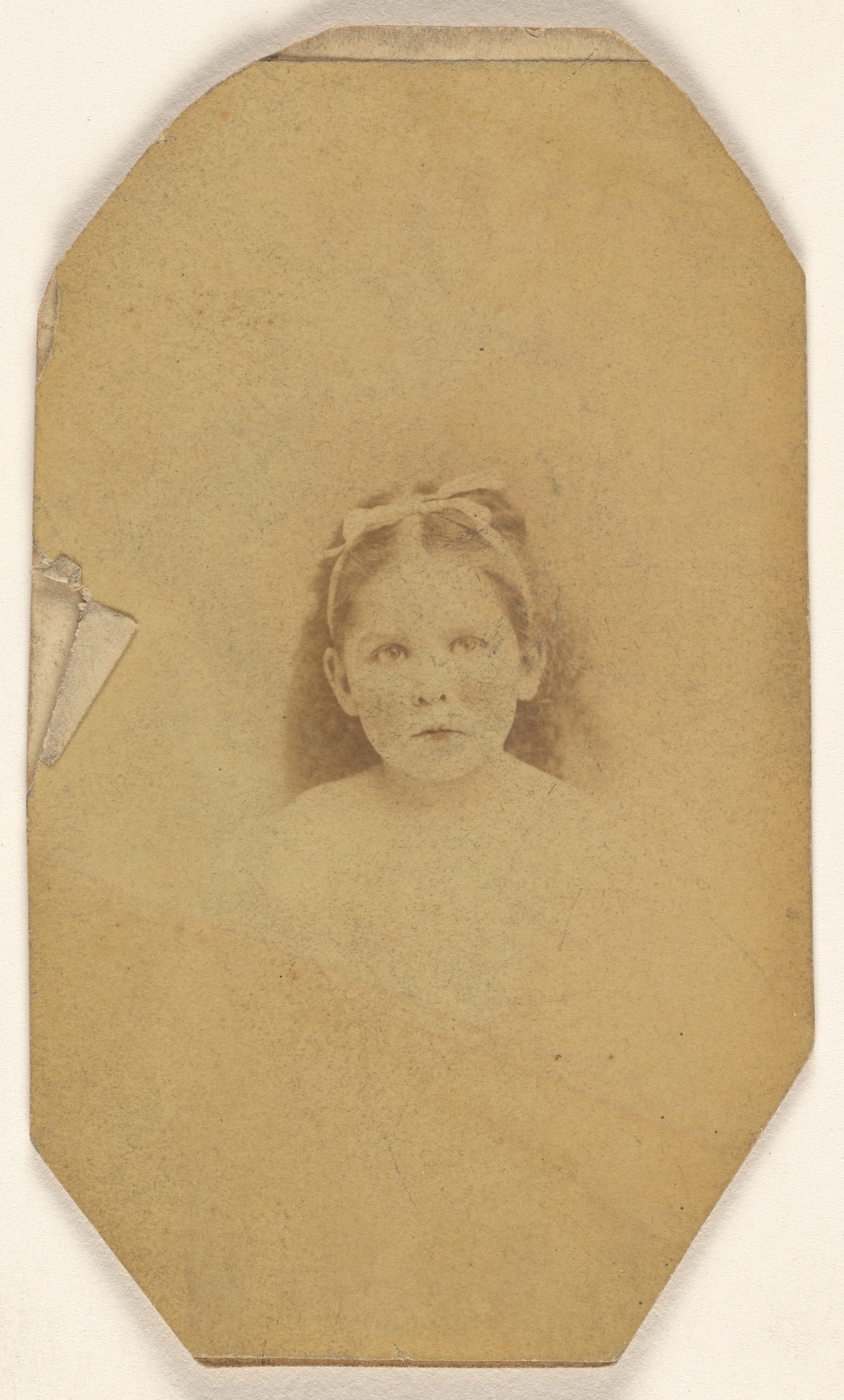 [Unidentified little girl, printed in vignette-style]