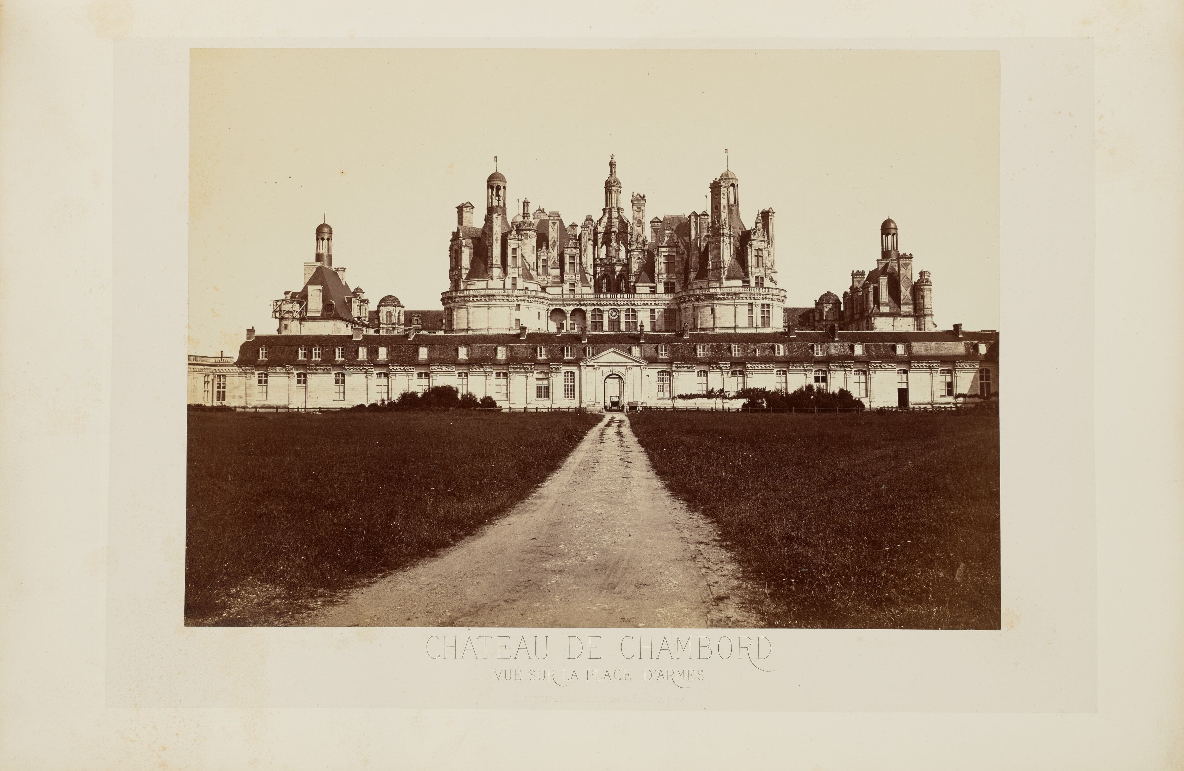 Château de Chambord: Vue sur la place d'armes