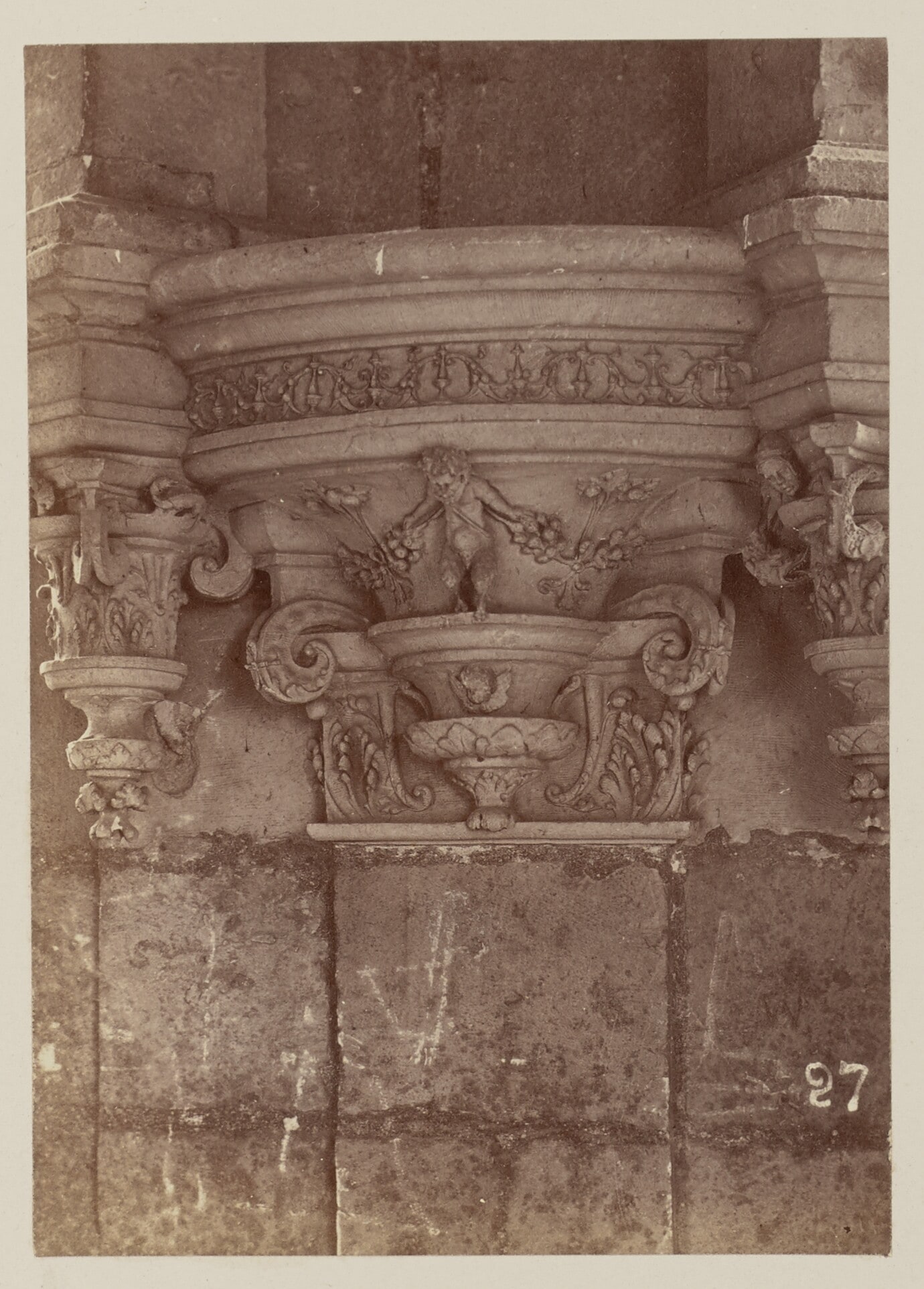 Château de Chambord: Niches et culots, intérieur de la lanterne