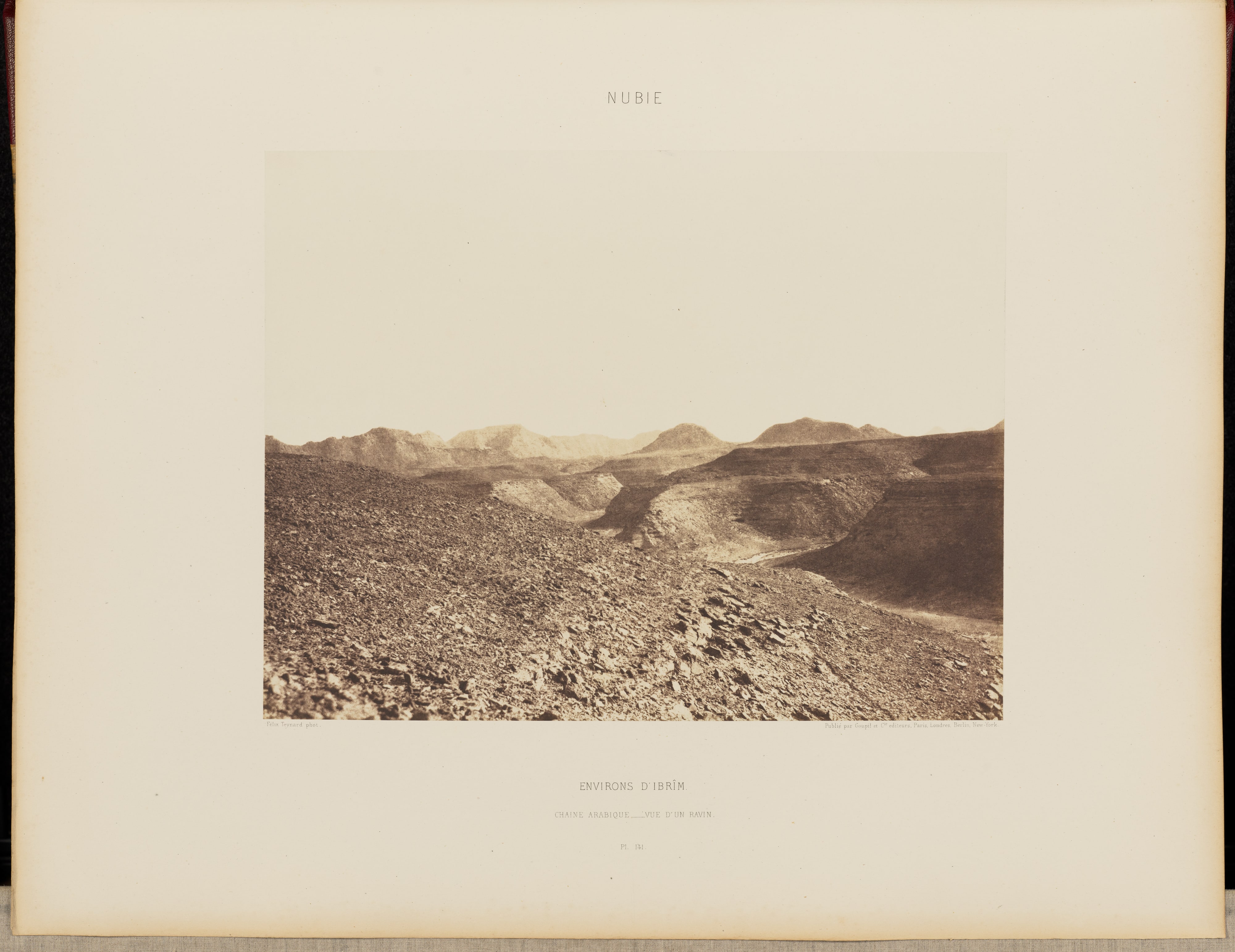 Environs d'Ibrîm. Chaine Arabique - Vue d'une Ravin