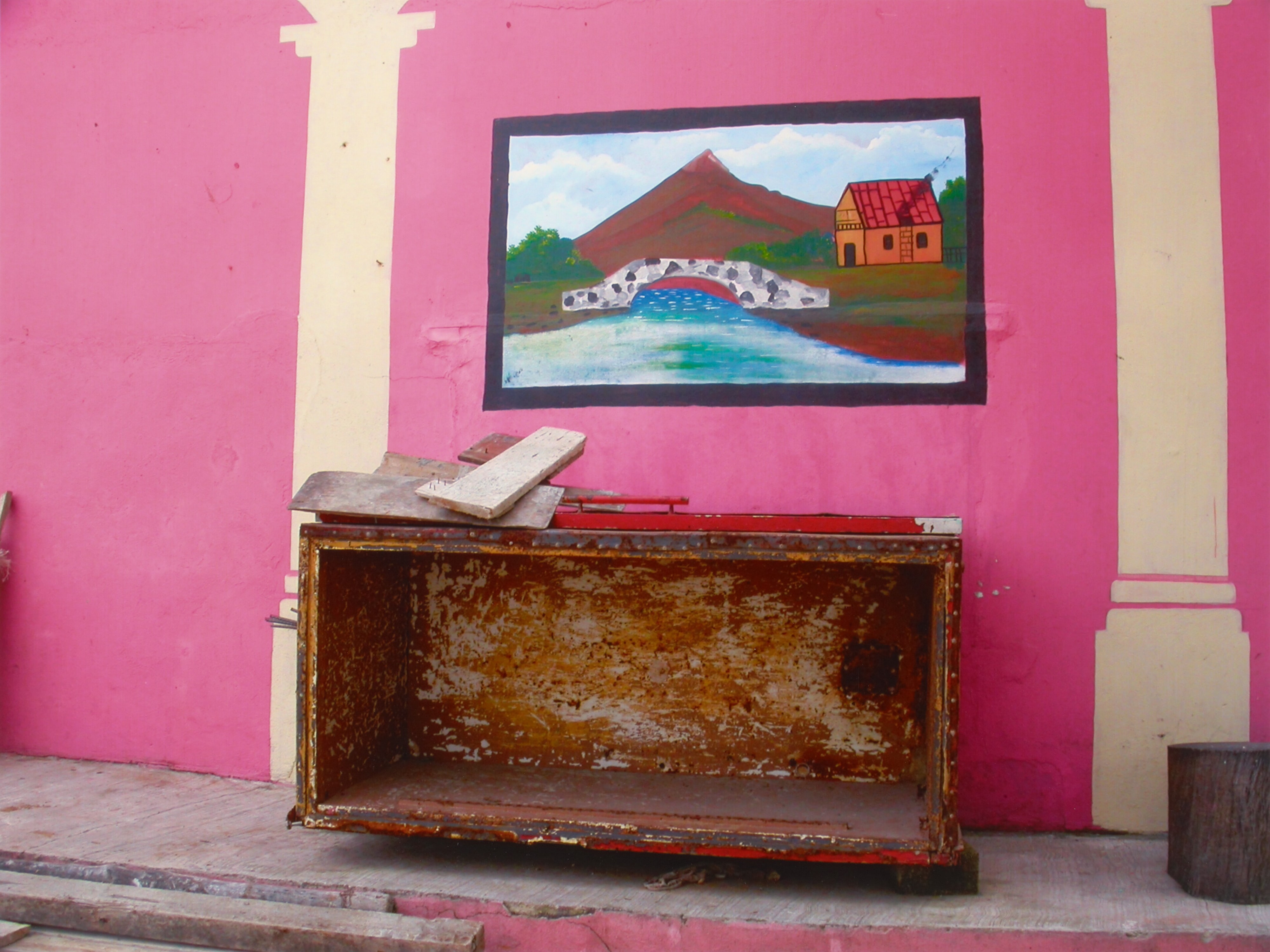 El Muro Rosa [The Pink Wall]