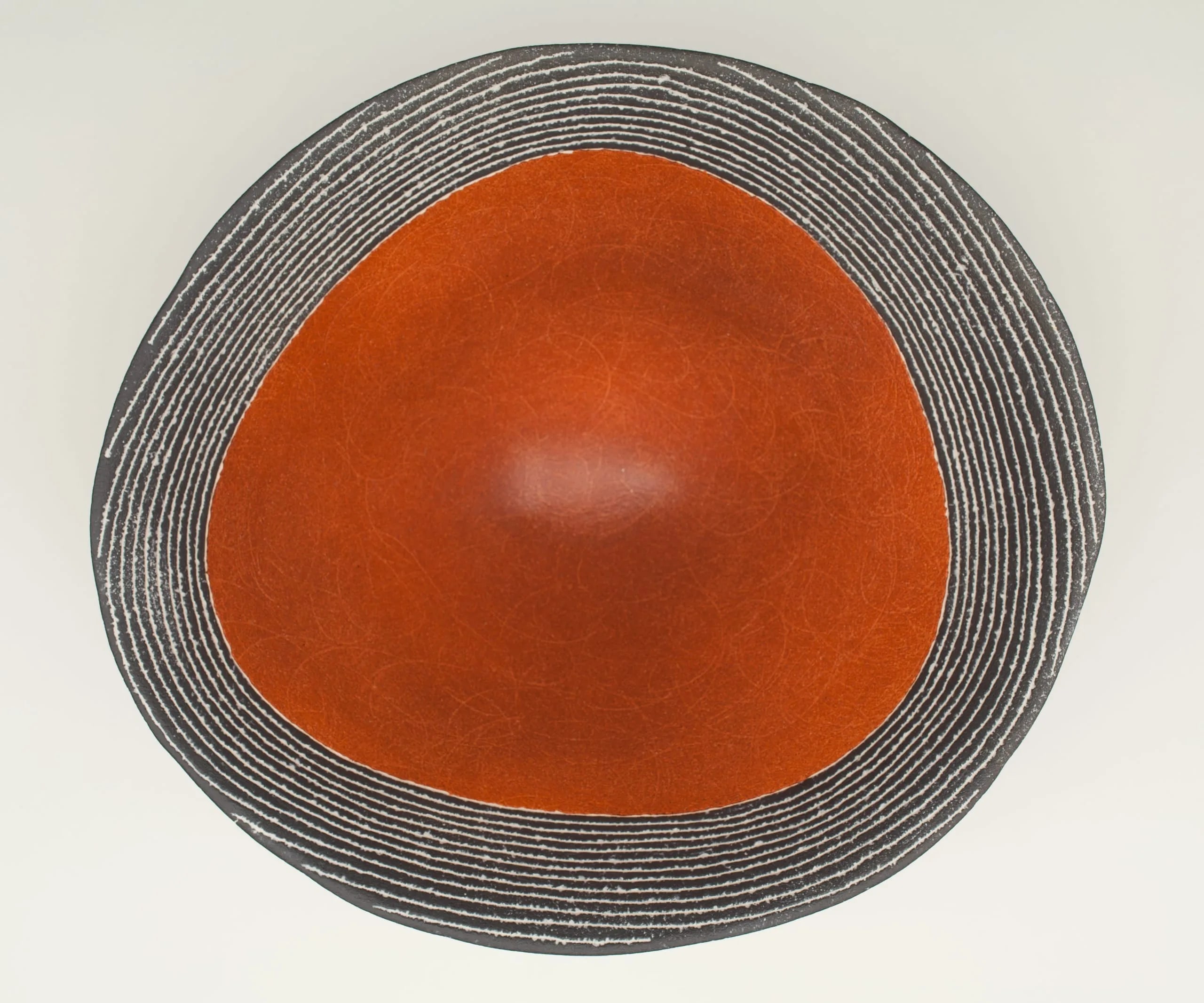 Deep Bowl with Linear Design