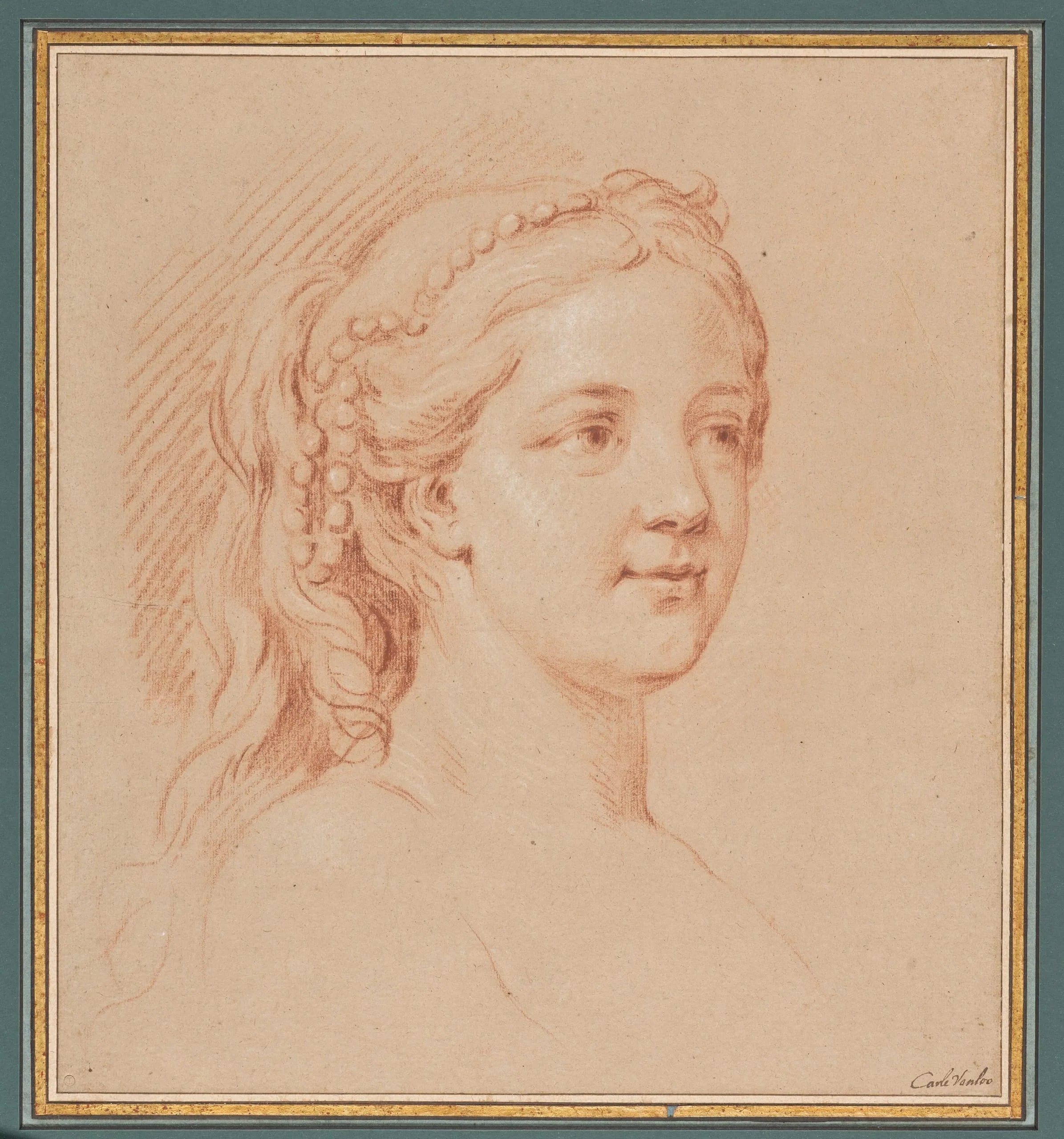 Tête de femme de trois quarts à droite