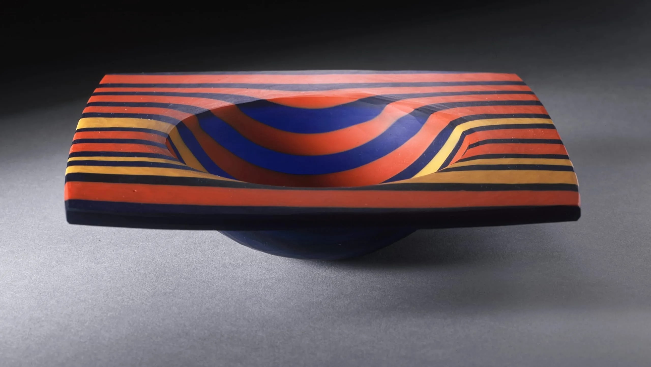 Shallow Bowl with Striped Pattern