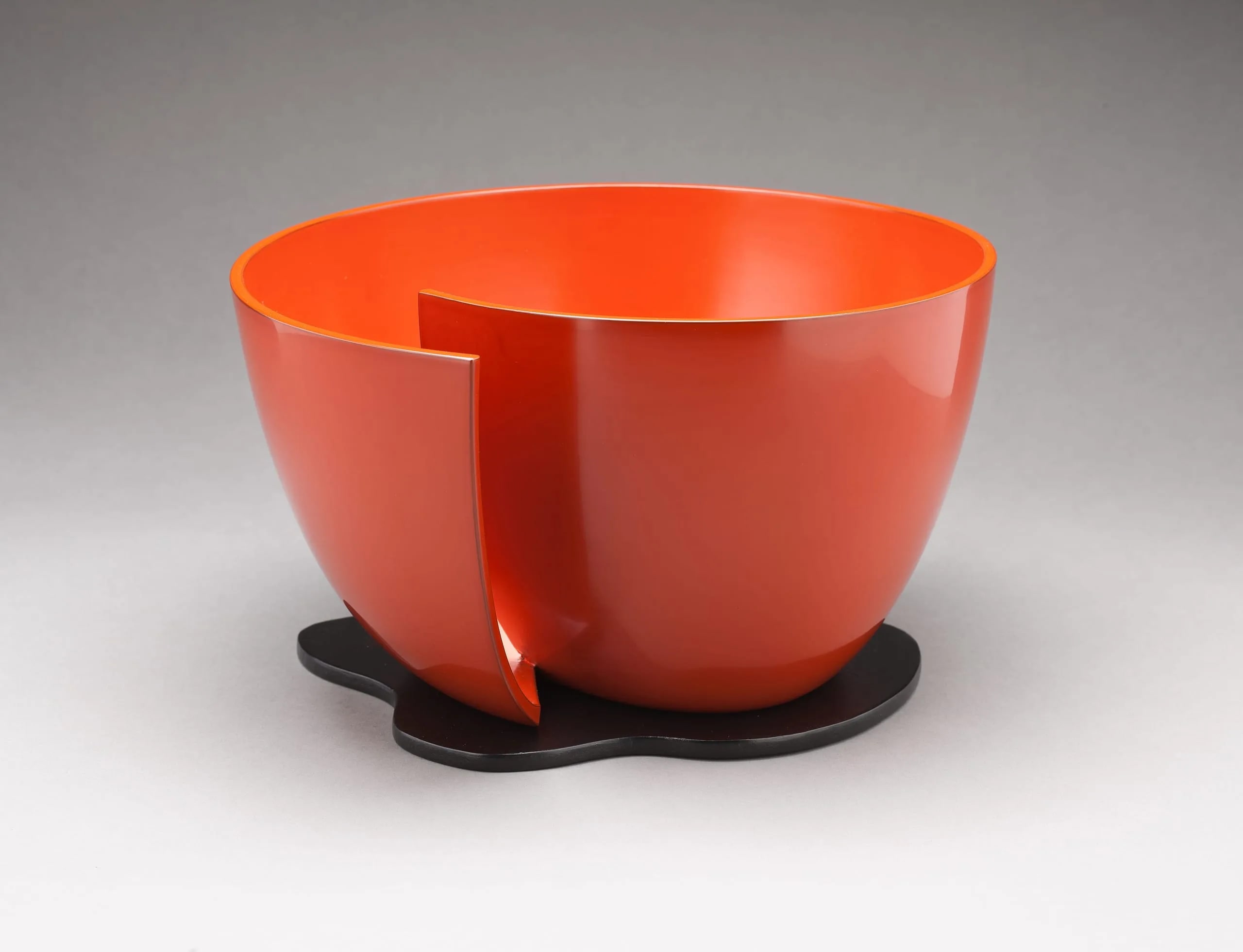 Flower Vessel in Red Lacquer