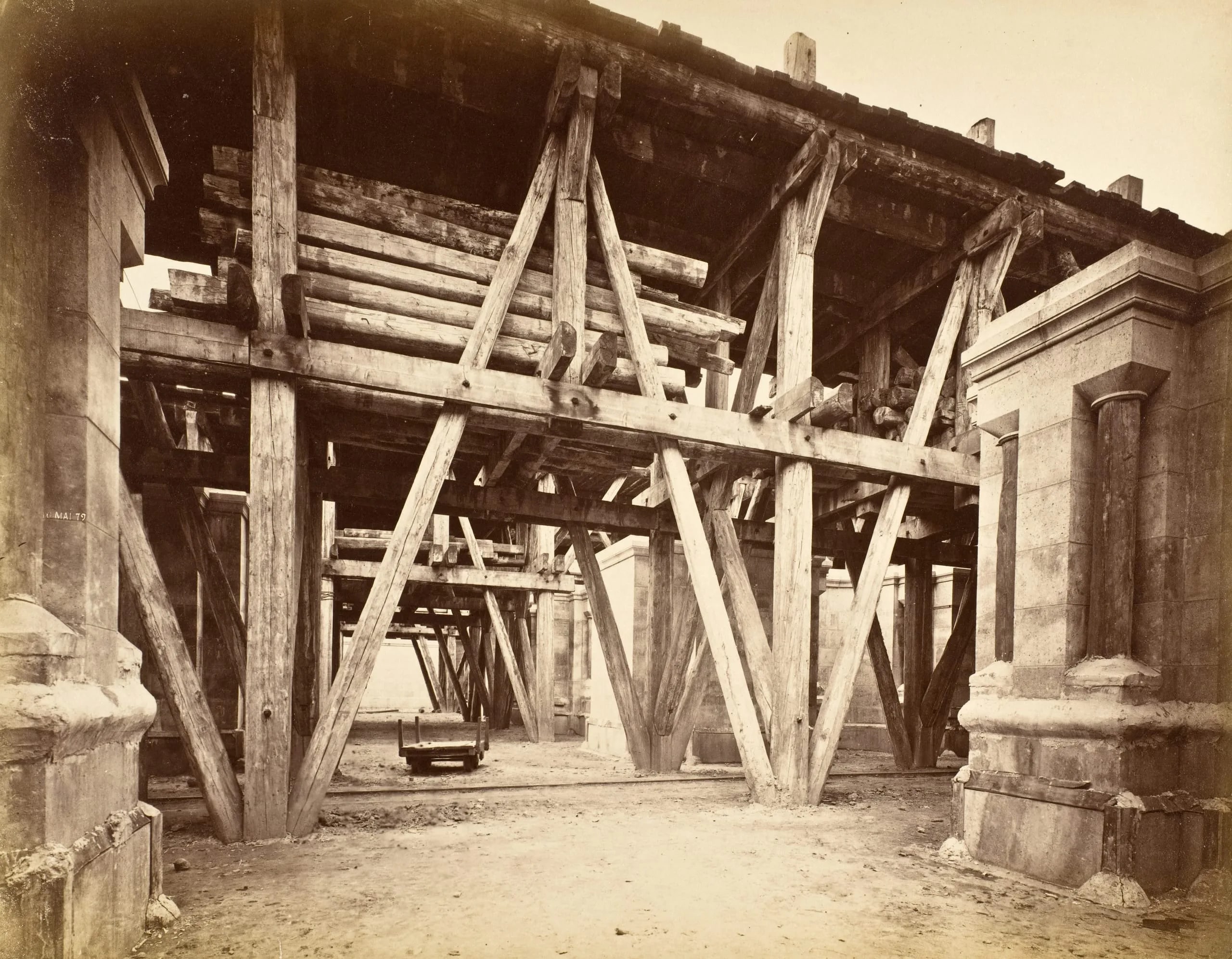 Foundations for Sacre-Coeur