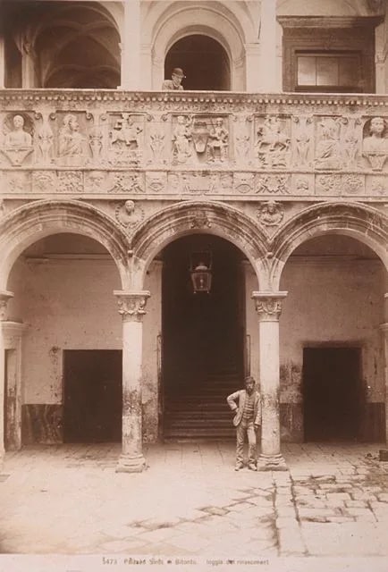 Palazzo Siros Bitonto, loggia del rinasciment