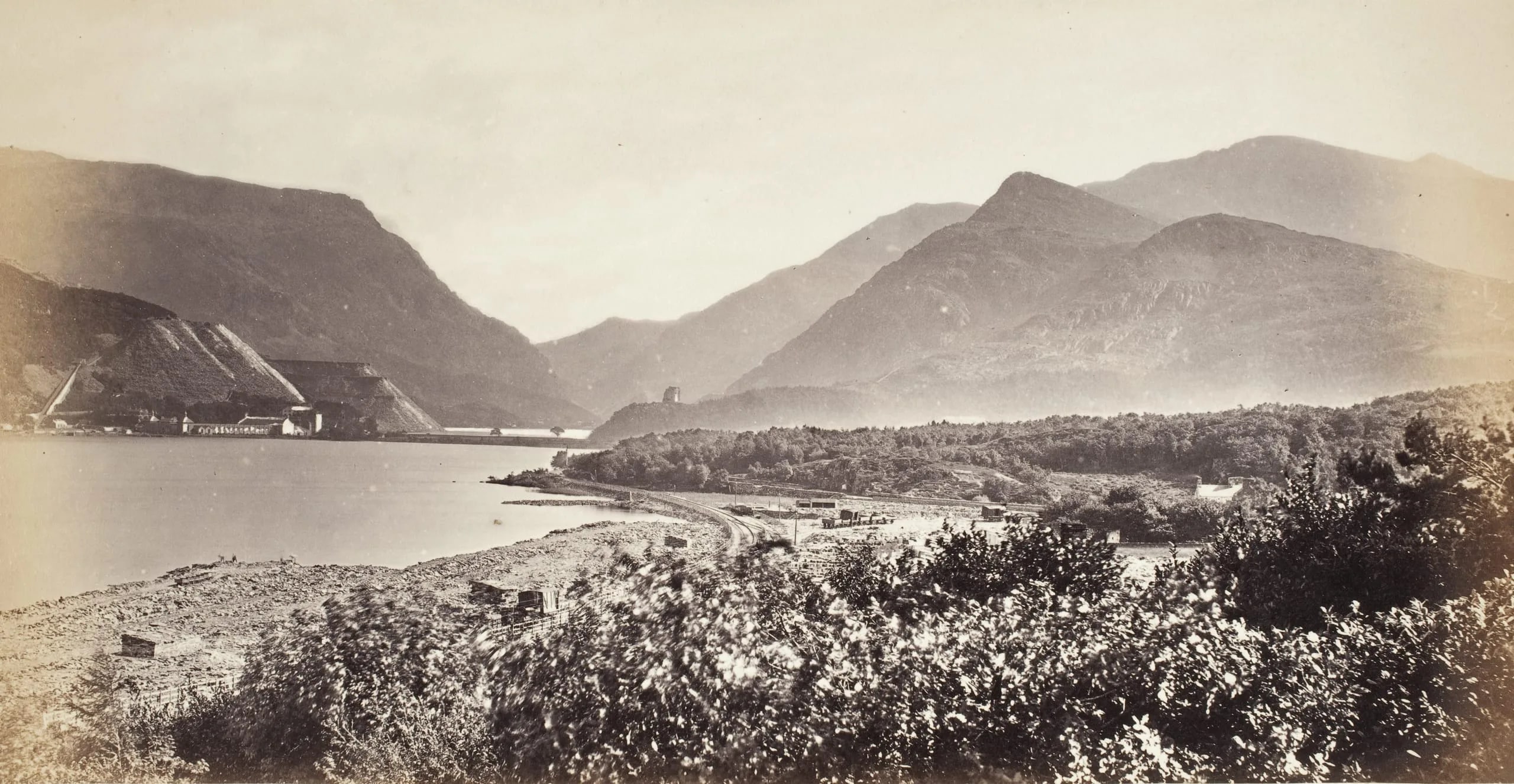 Llanberis Lakes, Snowdon & The Pass (527)