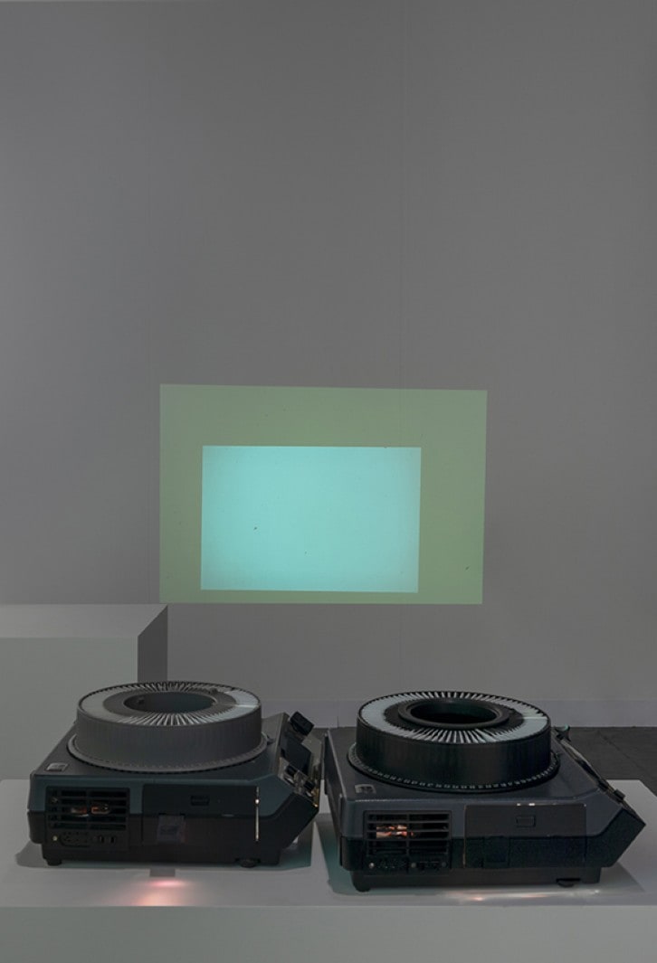 Interacting Color, the static in between nihilism and nostalgia