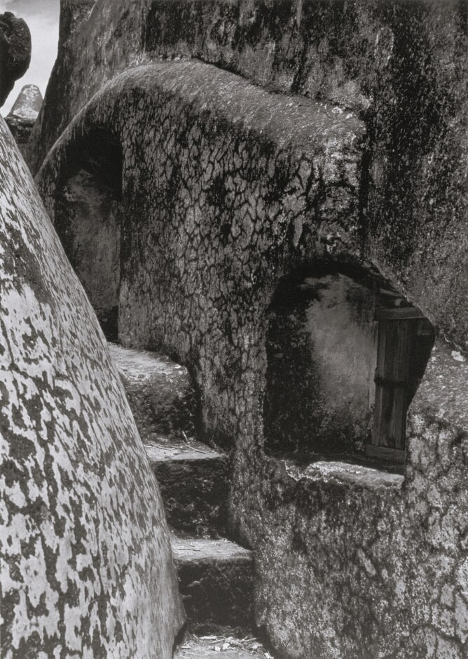 Window to the Choir (Ventana al Coro)