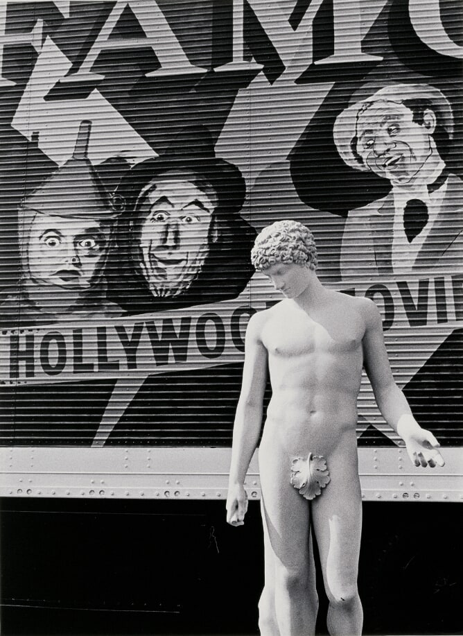 Untitled (Wizard of Oz Behind David Statue)