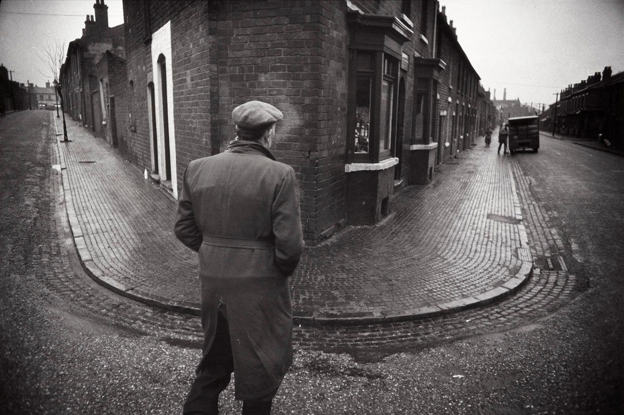 Black Country 011, Divided Street
