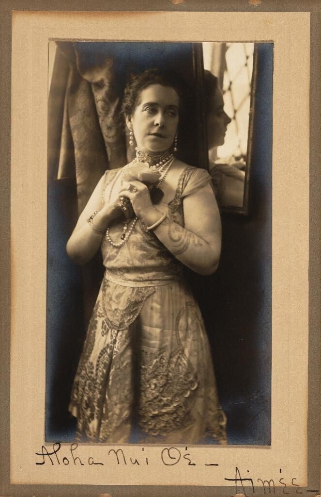 Photograph of Aimée Crocker