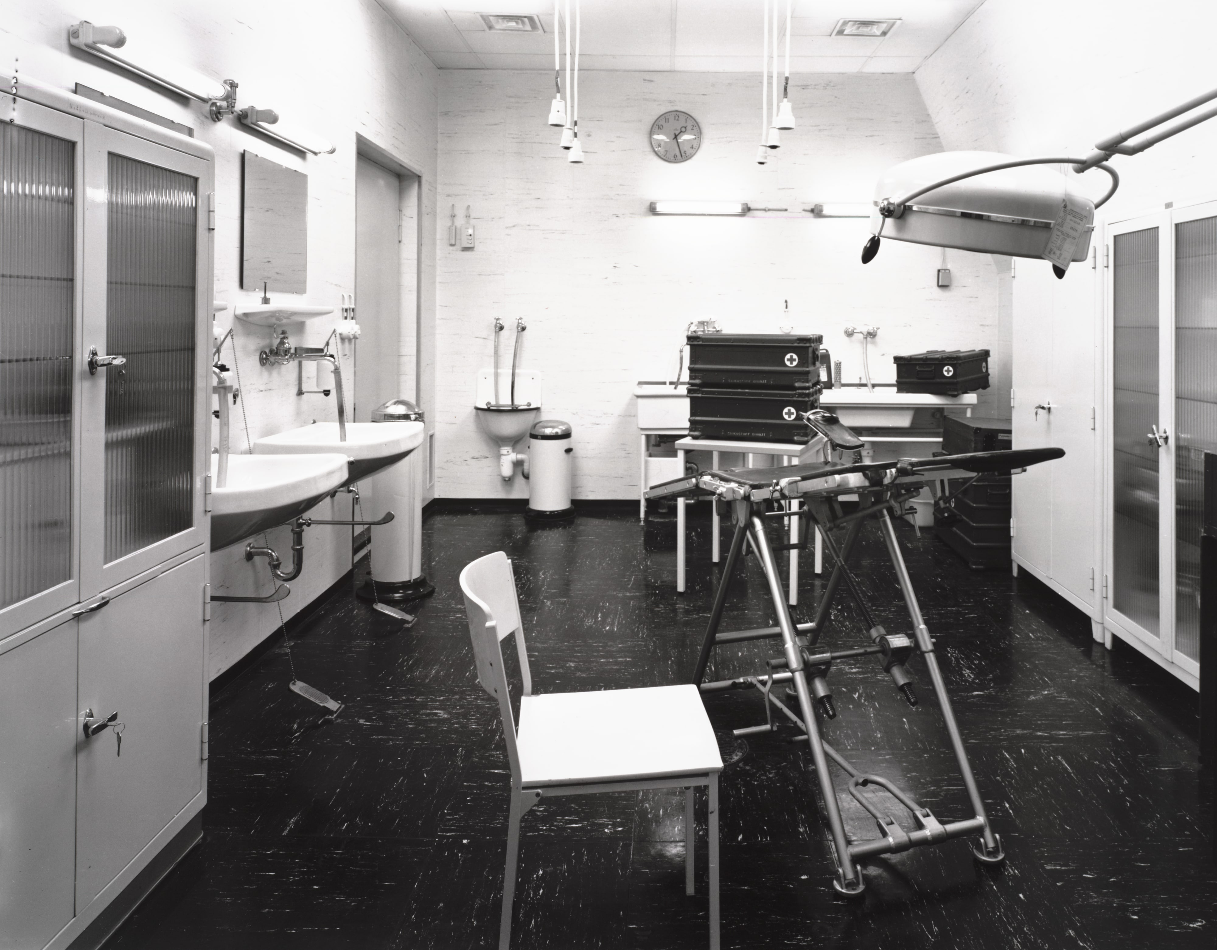 OP Sanitätsbauwerk, Ost/West (Operating Room, Hospital Area, East/West), from the series Dienststelle Marienthal (Marienthal Office)