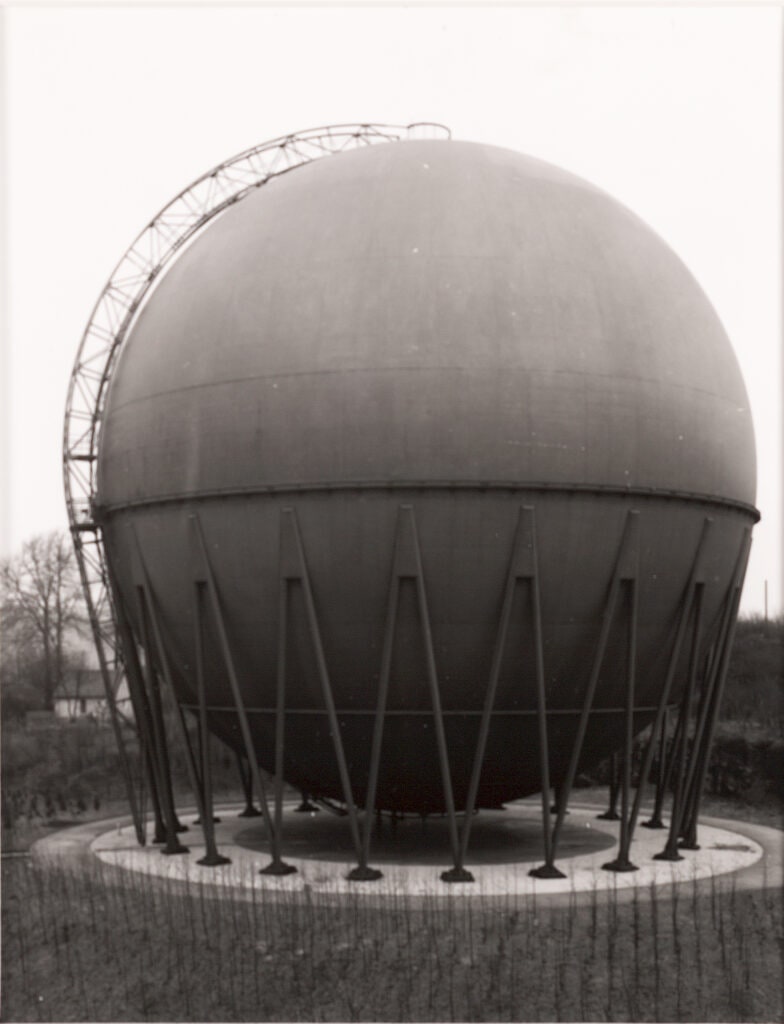 Gasbehälter, 1959, Wuppertal (Gas Holder, 1959, Wuppertal), from the portfolio Industriebauten (Industrial Buildings)