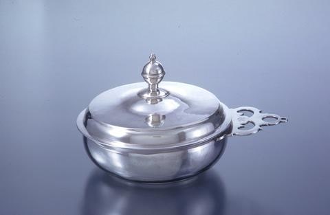 Covered porringer