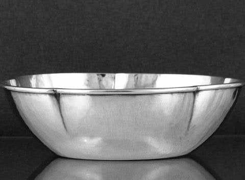 Five-lobed bowl