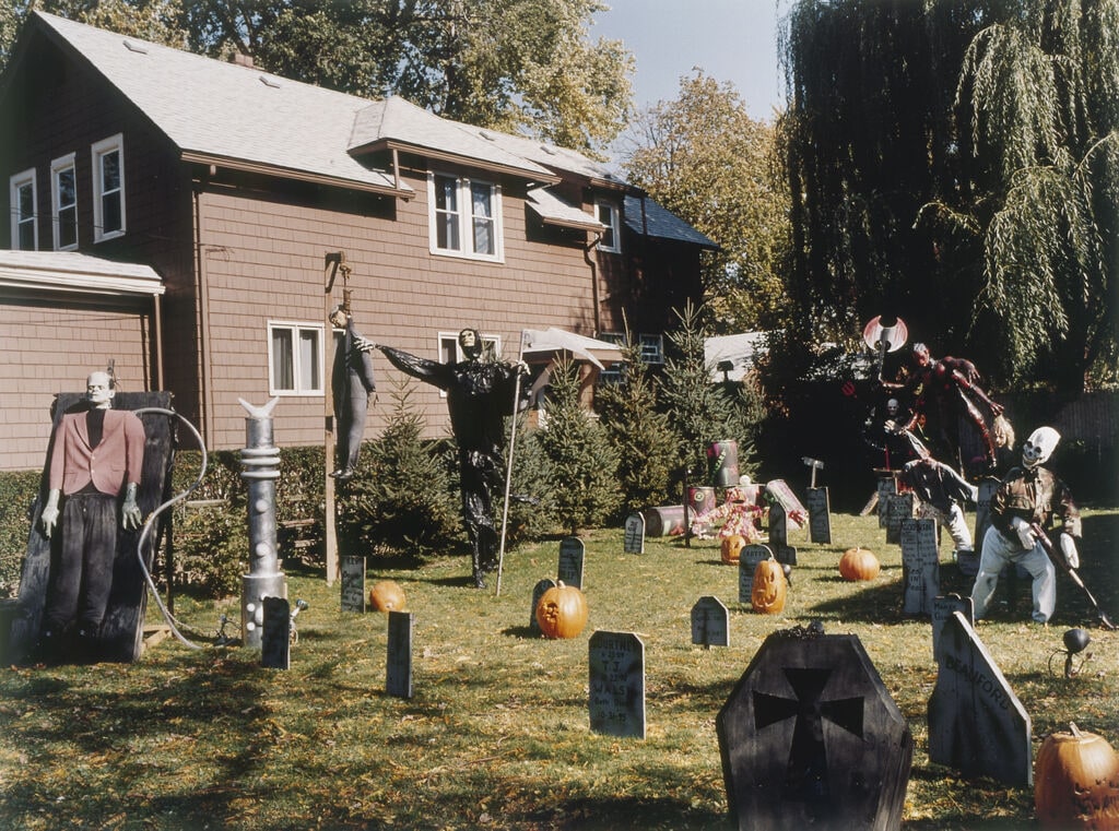 David George's Halloween display, Woodcrest Dr., Buffalo, New York, October 1999