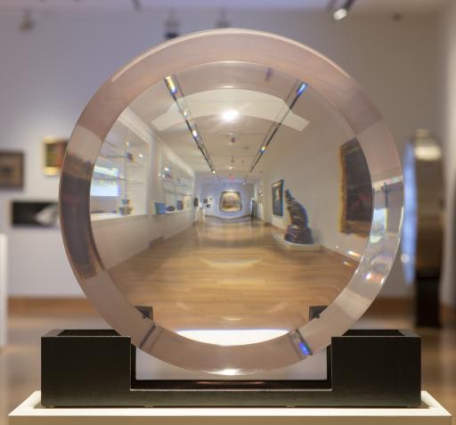 Pale Lens