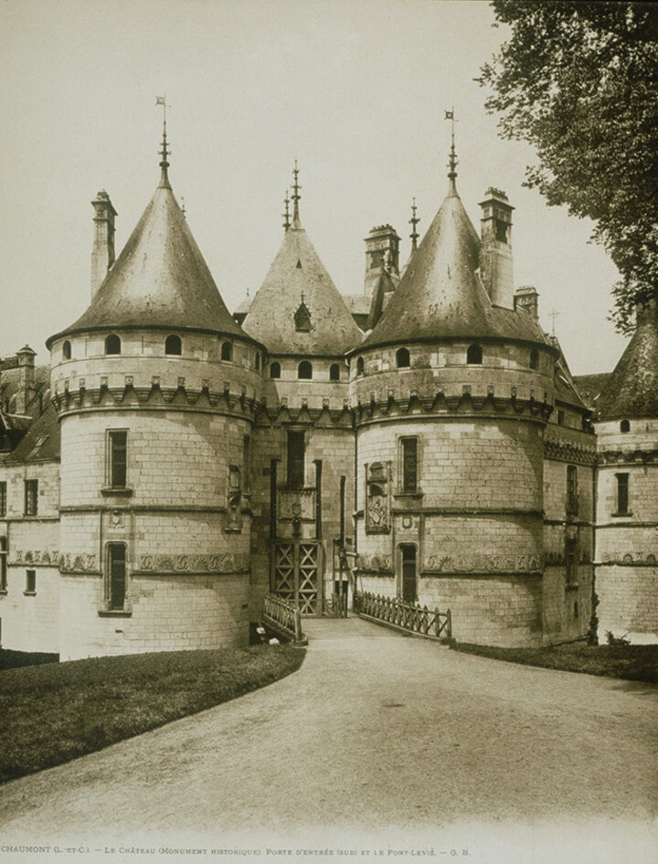 2. Chaumont (letter C) le Chateau (Monument Historique). Porte d'Entree (Sud)...