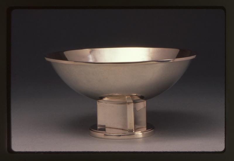 Footed bowl